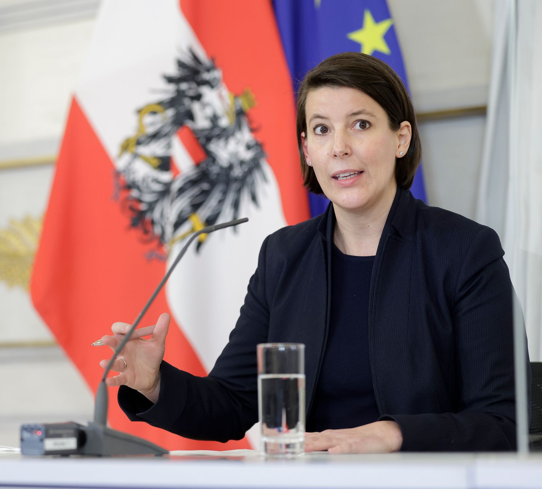 Am 22. Dezember 2021 fand eine Pressekonferenz der Taskforce GECKO zur aktuellen Coronalage statt. Im Bild die Generaldirektorin f&uuml;r die &ouml;ffentliche Gesundheit, Katharina Reich.