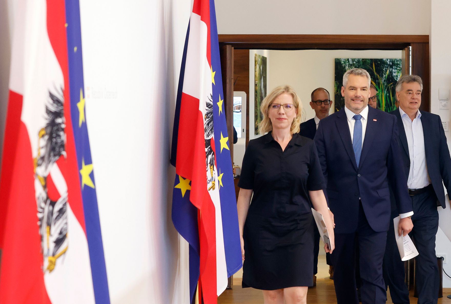 Am 27. Juli 2022 fand der Sommerministerrat der &Ouml;sterreichischen Bundesregierung statt. Im Bild (v.l.n.r.) Bundesminister Magnus Brunner, Bundeskanzler Karl Nehammer, Vizekanzler Werner Kogler und Bundesministerin Leonore Gewessler.