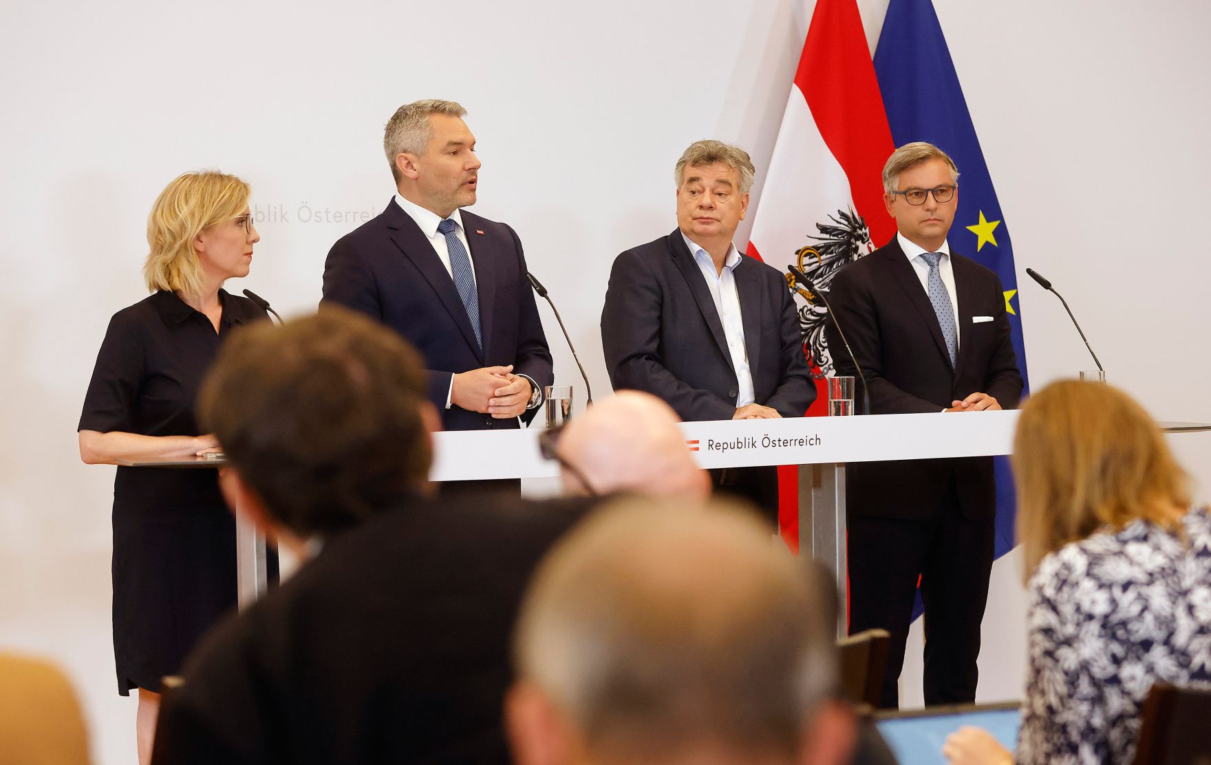 Am 27. Juli 2022 fand der Sommerministerrat der &Ouml;sterreichischen Bundesregierung statt. Im Bild (v.l.n.r.) Bundesministerin Leonore Gewessler, Bundeskanzler Karl Nehammer, Vizekanzler Werner Kogler und Bundesminister Magnus Brunner bei der Pressekonferenz.