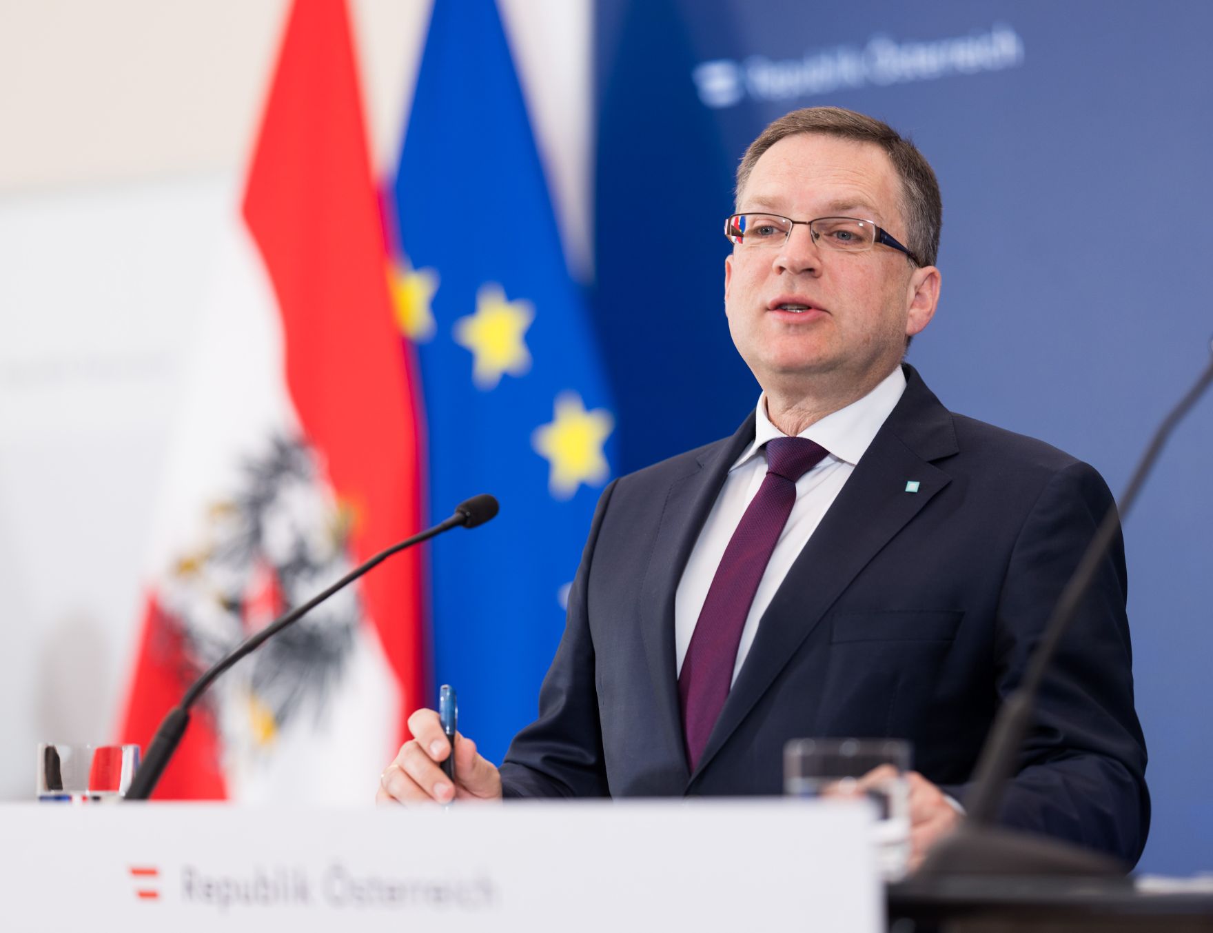 Am 29. M&auml;rz 2023 nahmen Bundesminister Johannes Rauch und Klubobmann August W&ouml;ginger (im Bild) am Pressefoyer nach dem Ministerrat teil.