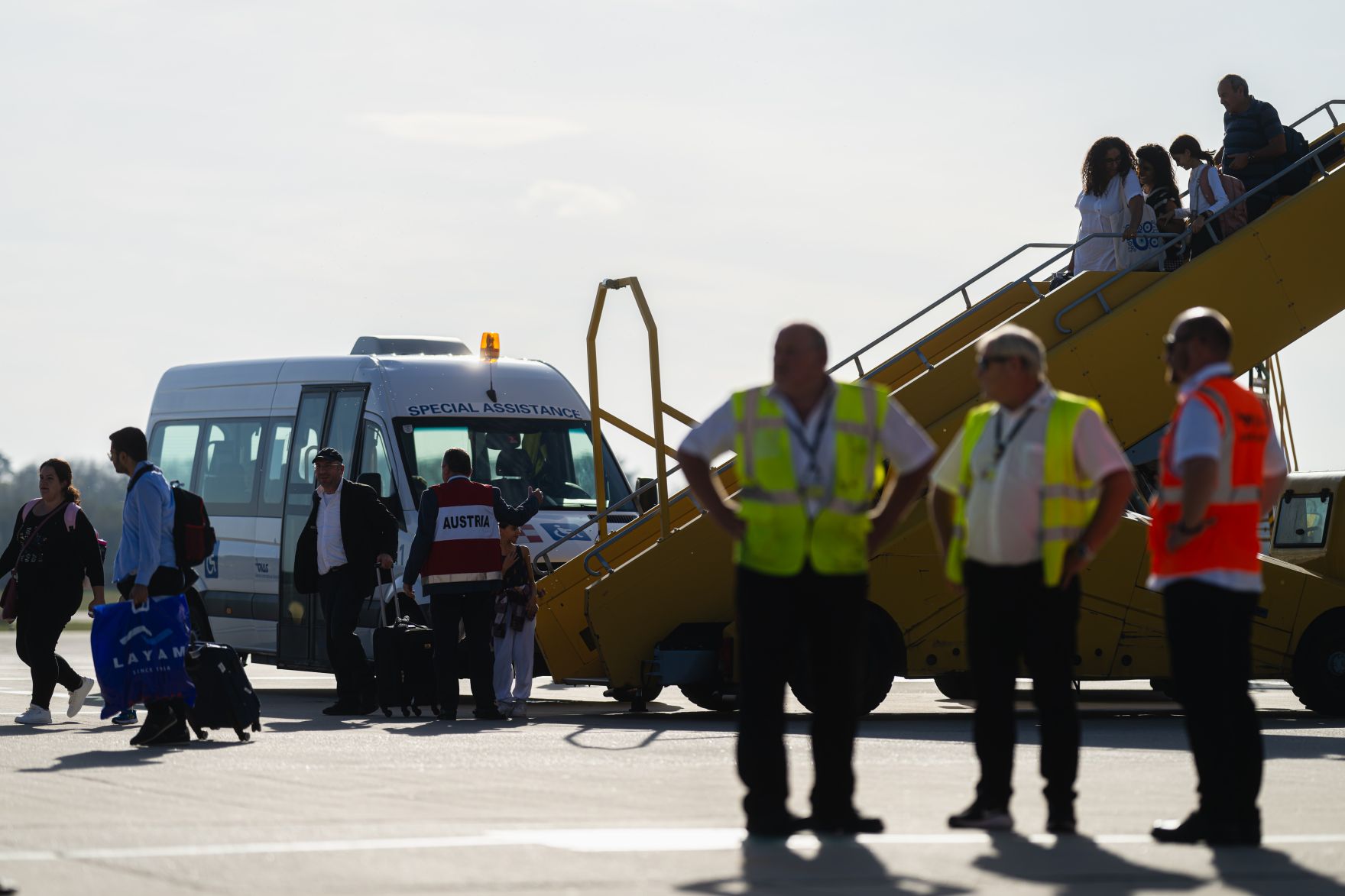Am 12. Oktober 2023 landete der erste Evakuierungsflug f&uuml;r &Ouml;sterreicherinnen und &Ouml;sterreicher aus Israel am Flughafen Schwechat.