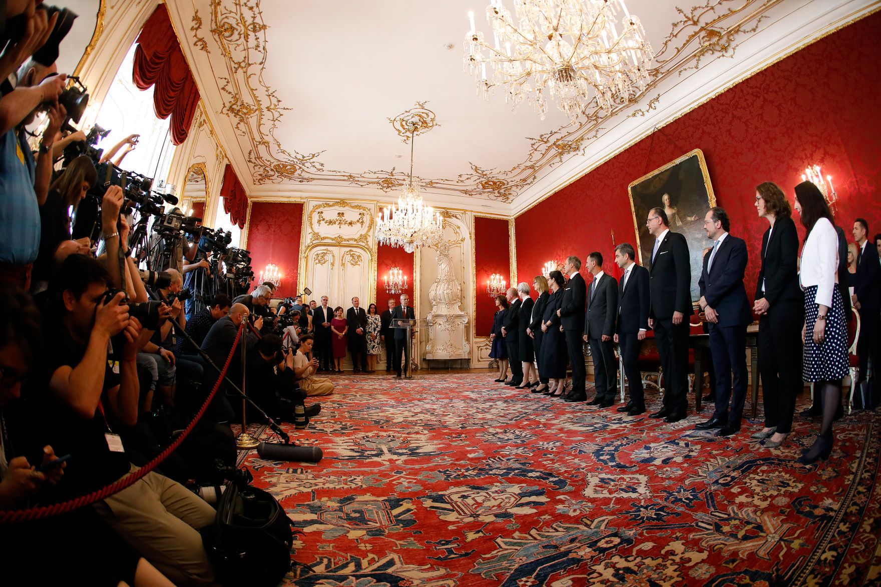 Am 3. Juni 2019 wurde die neue Bundesregierung vom Bundespr&auml;sidenten in der Pr&auml;sidentschaftskanzlei angelobt.