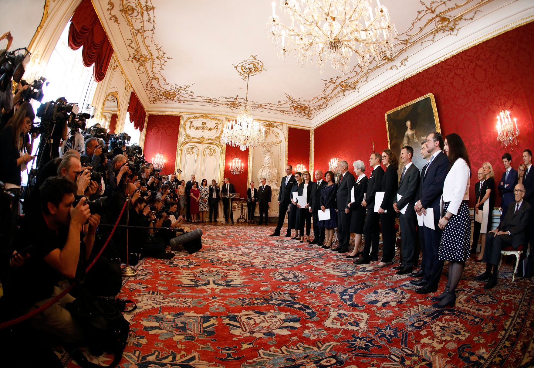 Am 3. Juni 2019 wurde die neue Bundesregierung vom Bundespr&auml;sidenten in der Pr&auml;sidentschaftskanzlei angelobt.