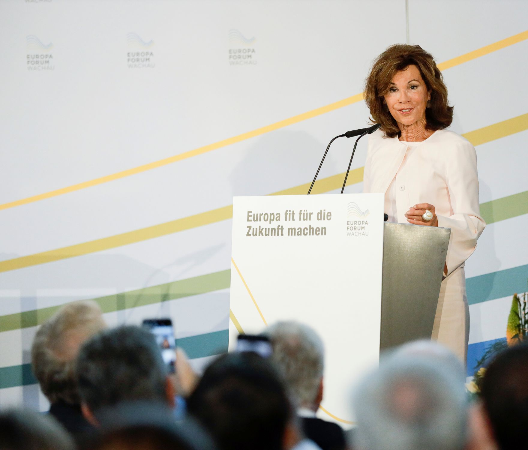 Am 15. Juni 2019 nahm Bundeskanzlerin Brigitte Bierlein (im Bild) am Europaforum Wachau teil.