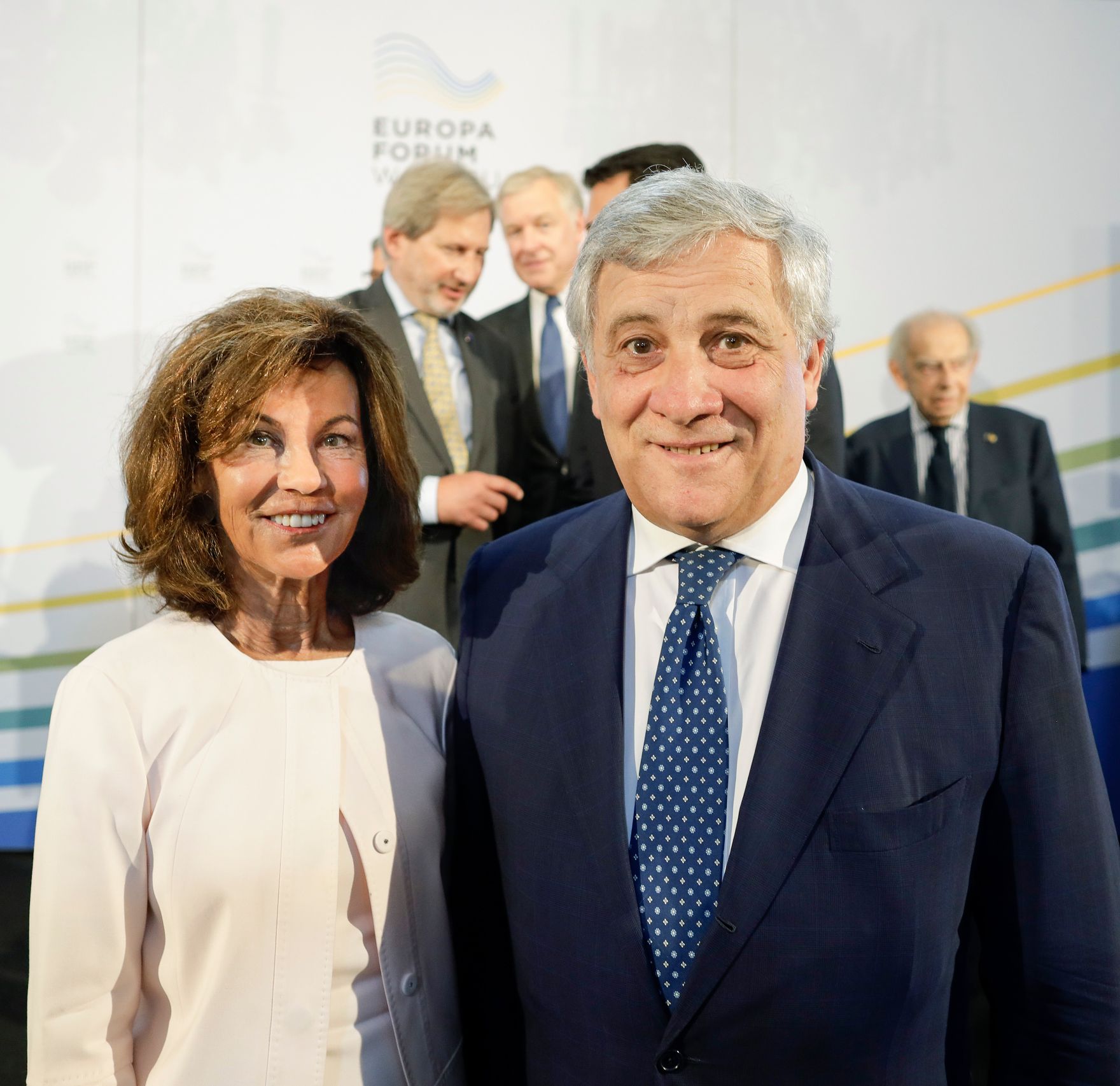 Am 15. Juni 2019 nahm Bundeskanzlerin Brigitte Bierlein (l.) am Europaforum Wachau teil. Im Bild mit Parlamentspr&auml;sident Antonio Tajani (r.).