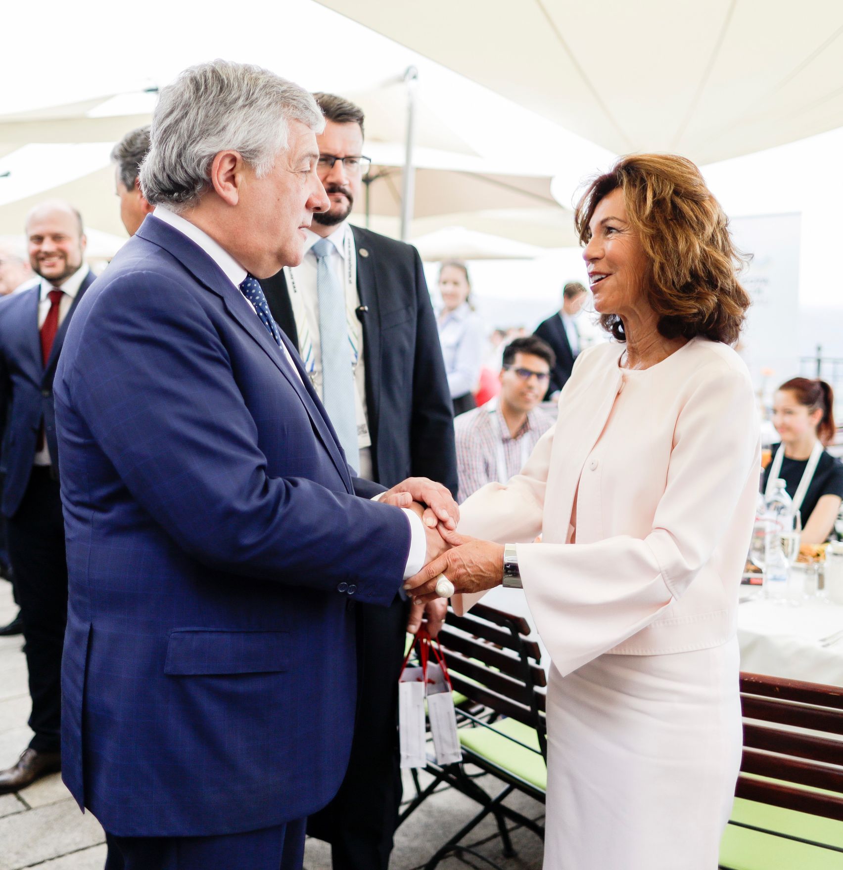 Am 15. Juni 2019 nahm Bundeskanzlerin Brigitte Bierlein (r.) am Europaforum Wachau teil. Im Bild mit Parlamentspr&auml;sident Antonio Tajani (l.).