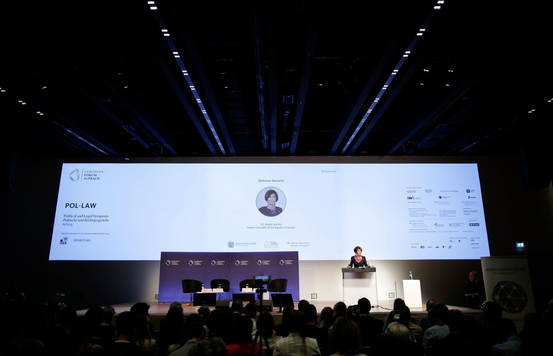 Am 25. August 2019 nahm Bundeskanzler Brigitte Bierlein (im Bild) gemeinsam mit Bundespr&auml;sident Alexander Van der Bellen am Forum Alpbach teil. Im Bild bei der Breakout Session Global denken, regional handeln.