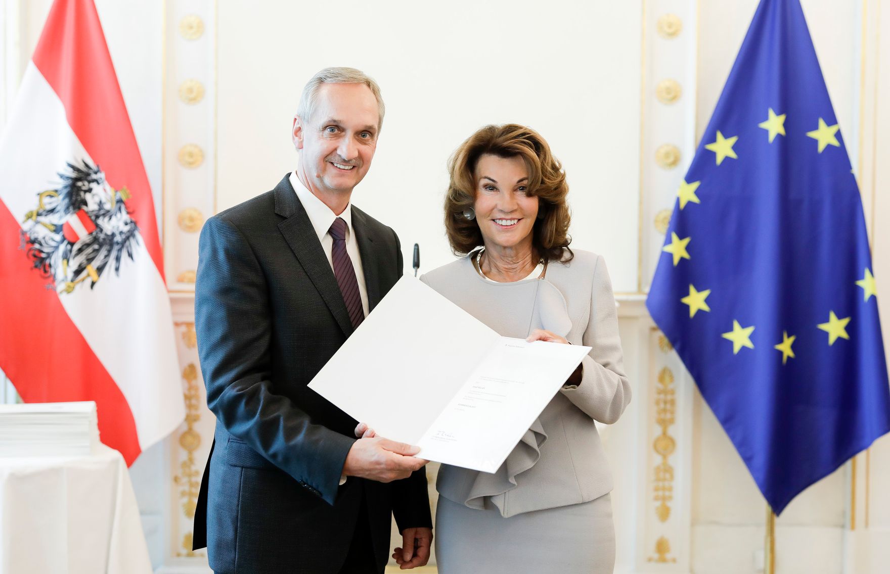 Am 9. September 2019 bestellte Bundeskanzlerin Brigitte Bierlein Vertreterinnen und Vertreter der Wirtschaft zu Mitgliedern der bei der Bundesanstalt "Statistik &Ouml;sterreich" eingerichteten Wirtschaftskurie. Damit haben sie das Recht, die Bezeichnung "Kommerzialrat/Kommerzialr&auml;tin f&uuml;r die Statistik" zu f&uuml;hren.