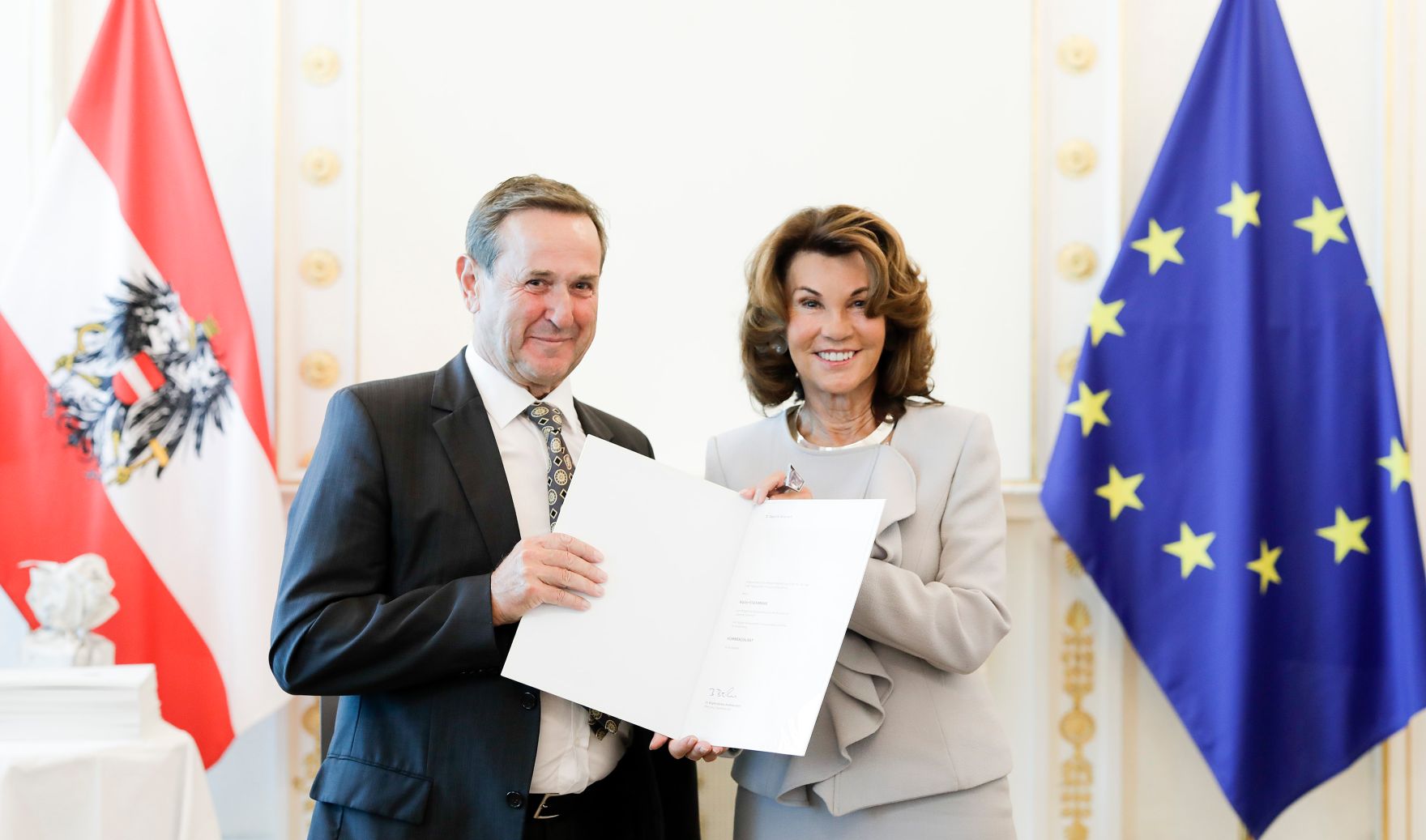 Am 9. September 2019 bestellte Bundeskanzlerin Brigitte Bierlein Vertreterinnen und Vertreter der Wirtschaft zu Mitgliedern der bei der Bundesanstalt "Statistik &Ouml;sterreich" eingerichteten Wirtschaftskurie. Damit haben sie das Recht, die Bezeichnung "Kommerzialrat/Kommerzialr&auml;tin f&uuml;r die Statistik" zu f&uuml;hren.