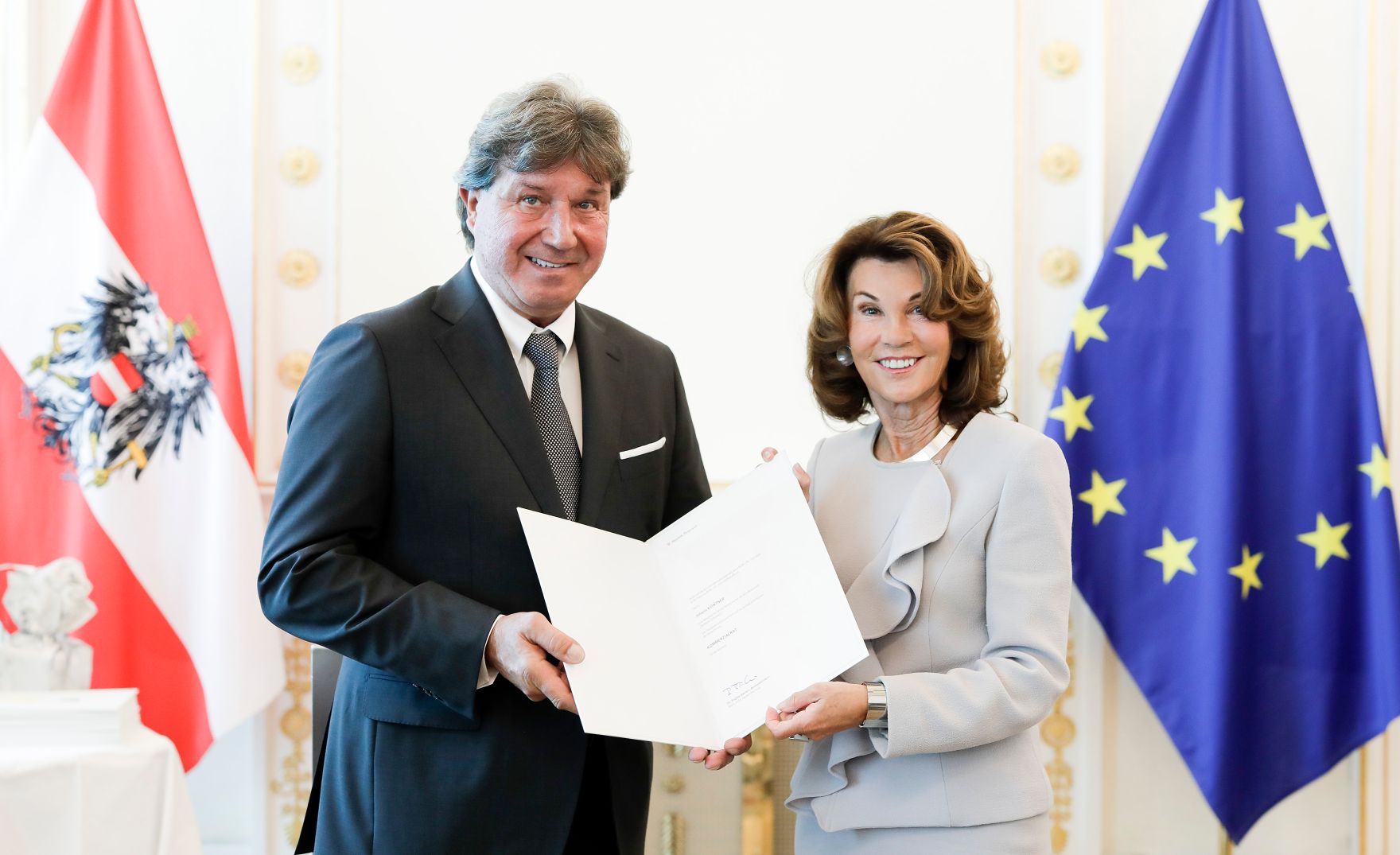 Am 9. September 2019 bestellte Bundeskanzlerin Brigitte Bierlein Vertreterinnen und Vertreter der Wirtschaft zu Mitgliedern der bei der Bundesanstalt "Statistik &Ouml;sterreich" eingerichteten Wirtschaftskurie. Damit haben sie das Recht, die Bezeichnung "Kommerzialrat/Kommerzialr&auml;tin f&uuml;r die Statistik" zu f&uuml;hren.