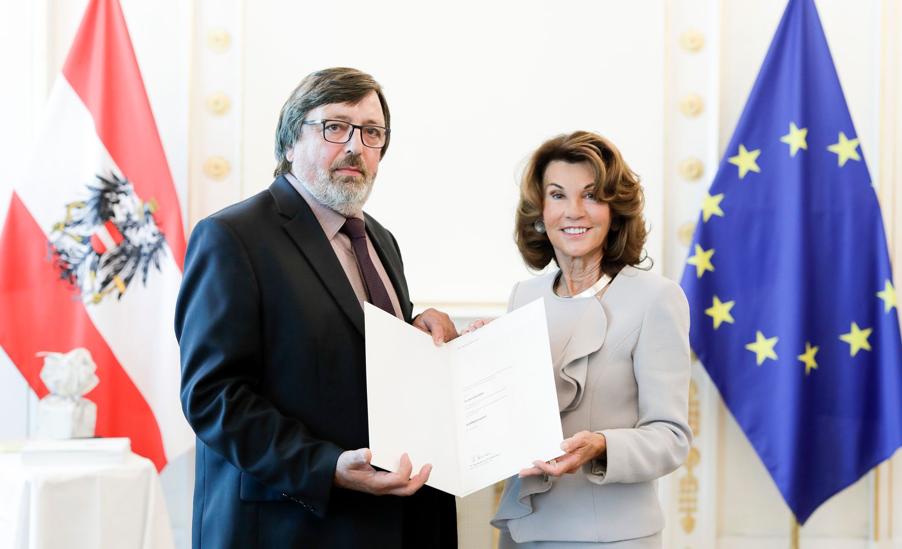 Am 9. September 2019 bestellte Bundeskanzlerin Brigitte Bierlein Vertreterinnen und Vertreter der Wirtschaft zu Mitgliedern der bei der Bundesanstalt "Statistik &Ouml;sterreich" eingerichteten Wirtschaftskurie. Damit haben sie das Recht, die Bezeichnung "Kommerzialrat/Kommerzialr&auml;tin f&uuml;r die Statistik" zu f&uuml;hren.