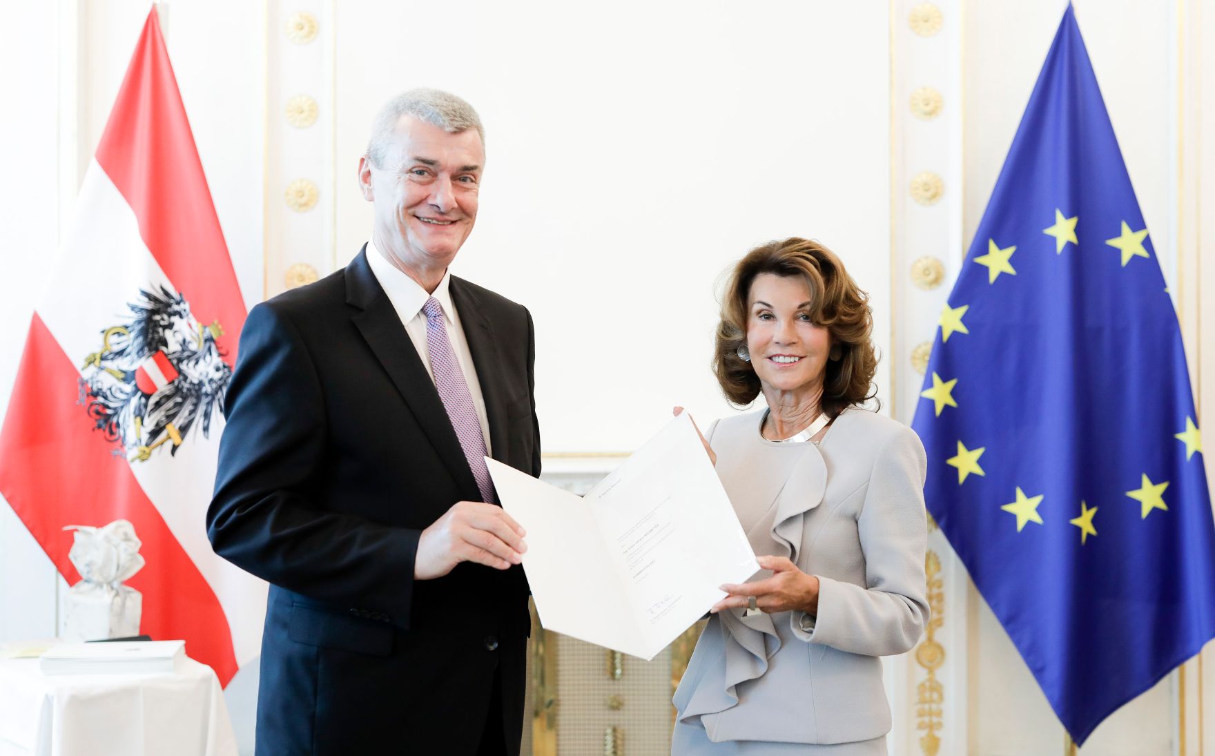 Am 9. September 2019 bestellte Bundeskanzlerin Brigitte Bierlein Vertreterinnen und Vertreter der Wirtschaft zu Mitgliedern der bei der Bundesanstalt "Statistik &Ouml;sterreich" eingerichteten Wirtschaftskurie. Damit haben sie das Recht, die Bezeichnung "Kommerzialrat/Kommerzialr&auml;tin f&uuml;r die Statistik" zu f&uuml;hren.