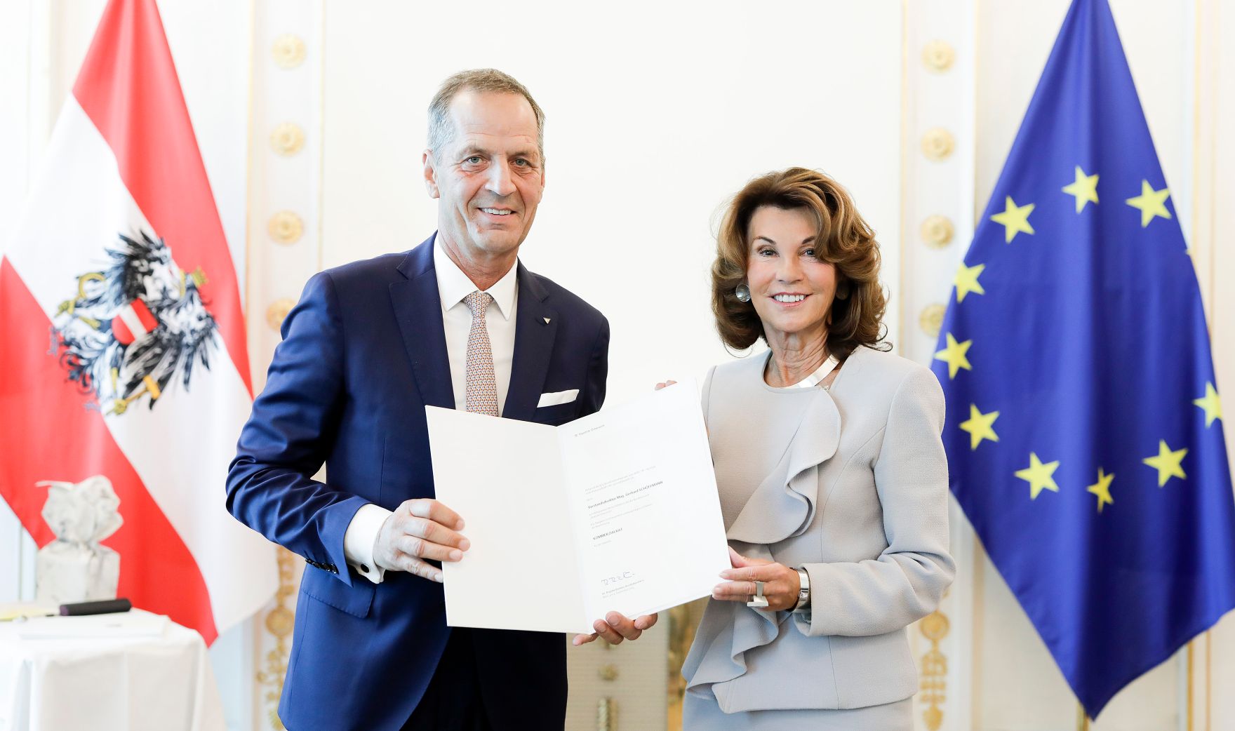 Am 9. September 2019 bestellte Bundeskanzlerin Brigitte Bierlein Vertreterinnen und Vertreter der Wirtschaft zu Mitgliedern der bei der Bundesanstalt "Statistik &Ouml;sterreich" eingerichteten Wirtschaftskurie. Damit haben sie das Recht, die Bezeichnung "Kommerzialrat/Kommerzialr&auml;tin f&uuml;r die Statistik" zu f&uuml;hren.