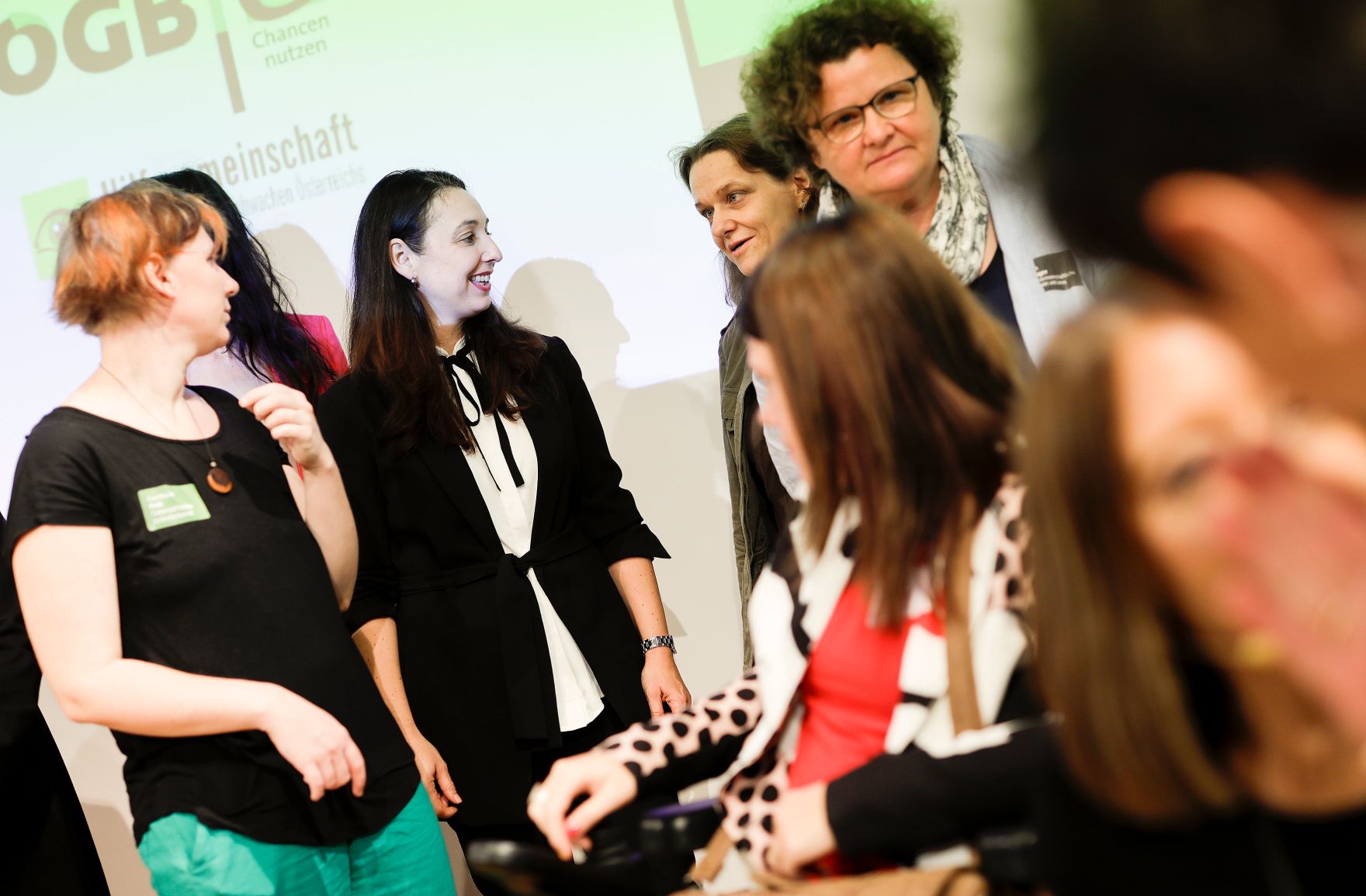 Am 12. September 2019 nahm Bundeskanzlerin Brigitte Bierlein gemeinsam mit Bundesministerin Ines Stilling (2.v.l.) und Bundesministerin Brigitte Zarfl beim der Er&ouml;ffnung der Konferenz &bdquo;Frauen mit Behinderung &ndash; warum wir dar&uuml;ber reden m&uuml;ssen&ldquo; teil.