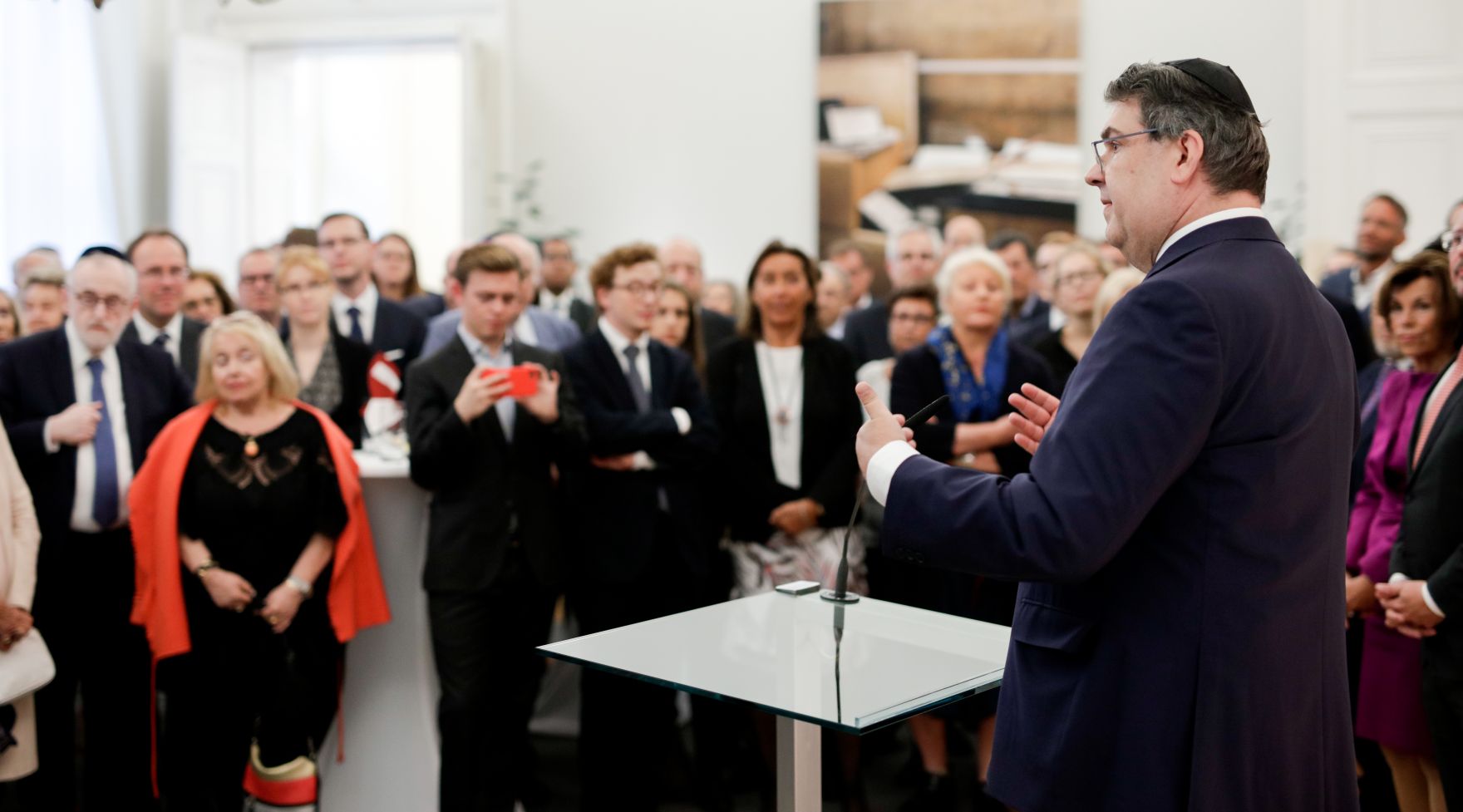 Am 19. September 2019 lud Bundeskanzlerin Brigitte Bierlein gemeinsam mit Bundesminister Alexander Schallenberg zum Empfang zu Rosch Ha Schana ins Bundeskanzleramt ein.