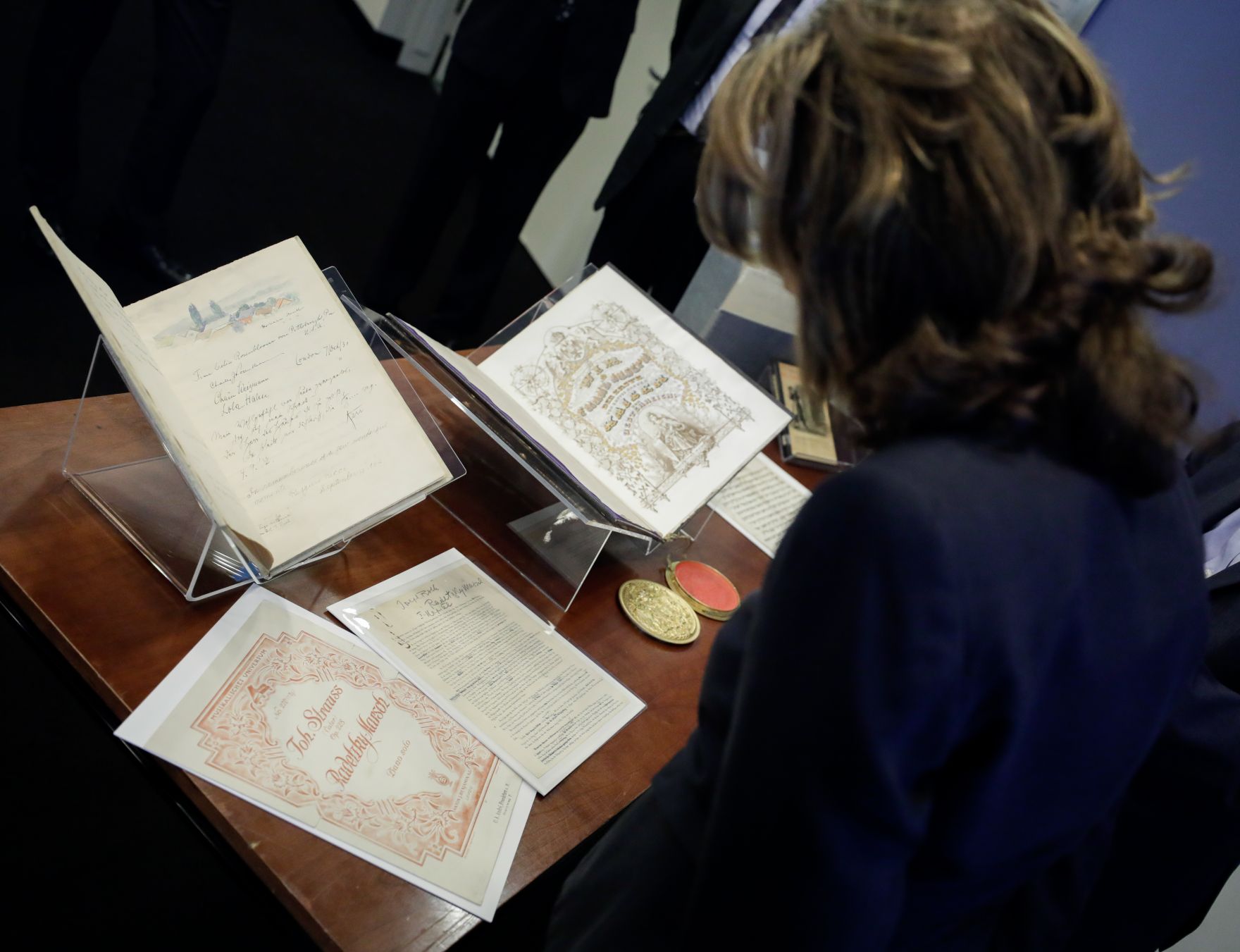 Am 22. September 2019 setzte Bundeskanzlerin Brigitte Bierlein anl&auml;sslich der UN-Generalversammlung nach New York fort. Im Bild beim Besuch des Leo Baeck Institute for the Study of German-Jewish History and Culture.