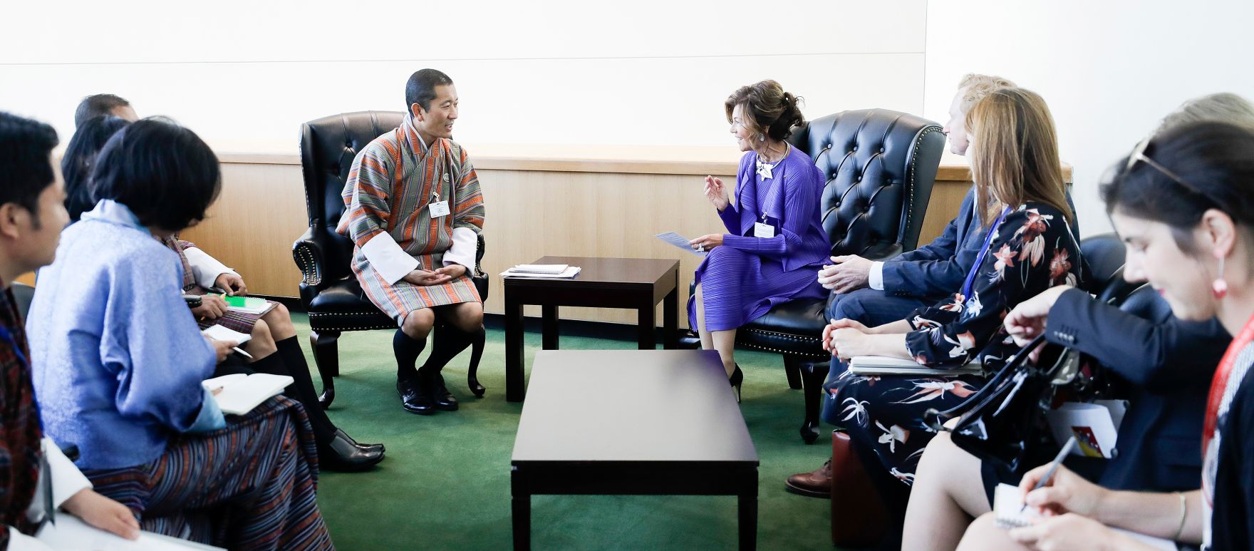 Am 23. September 2019 setzte Bundeskanzlerin Brigitte Bierlein (r.) anl&auml;sslich der UN-Generalversammlung nach New York fort. Im Bild mit dem Ministerpr&auml;sident von Bhutan, Lotay Tshering (l.).