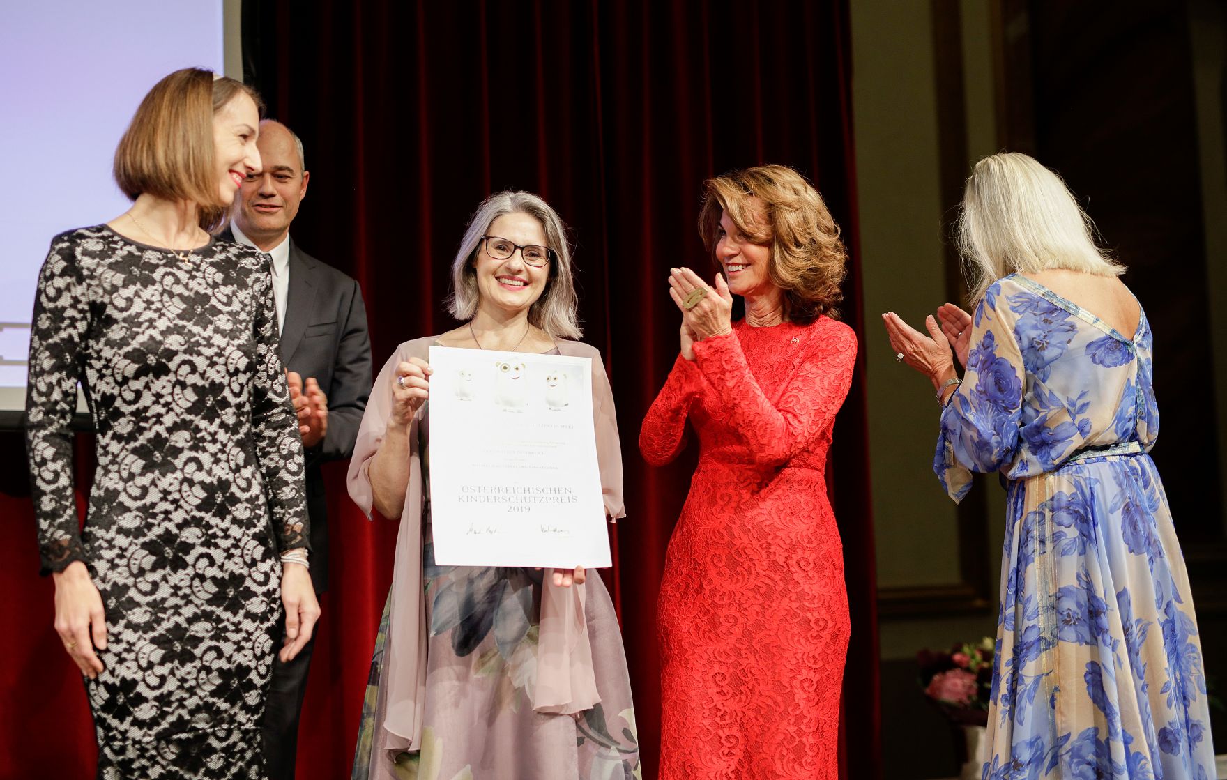 Am 15. Oktober 2019 nahm Bundeskanzlerin Brigitte Bierlein an der Myki Gala teil.