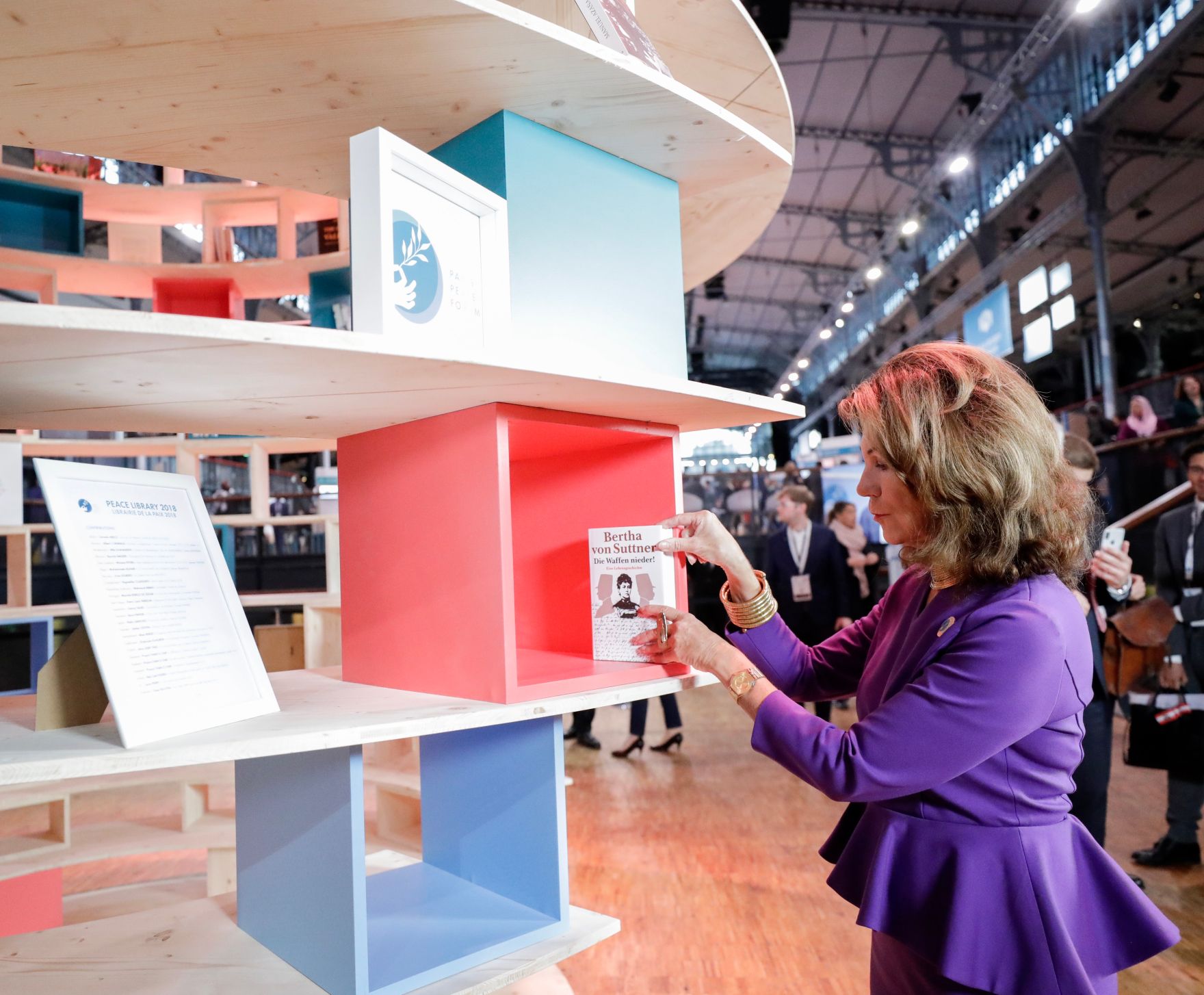 Am 12. November 2019 nahm Bundeskanzlerin Brigitte Bierlein (im Bild) am 2. Pariser Friedenforum teil.