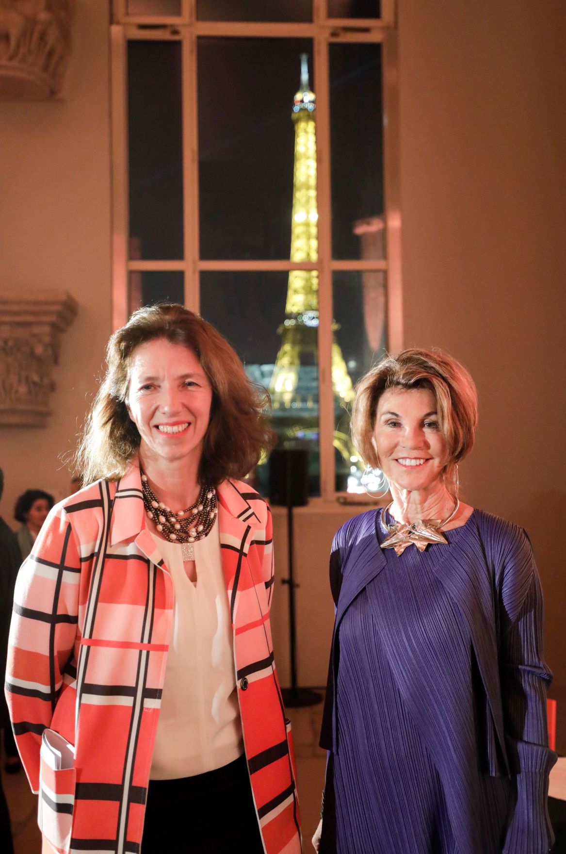 Am 12. November 2019 er&ouml;ffnete Bundeskanzlerin Brigitte Bierlein (r.) im Rahmen ihrer Paris Reise die Ausstellung &quot;Saison Viennoise&quot; im Architekturmuseum Cit&eacute; de l'architecture &amp; du patrimoine. Im Bild mit Marie-Christine Labourdette (l.), Direktorin des Architekturmuseums.