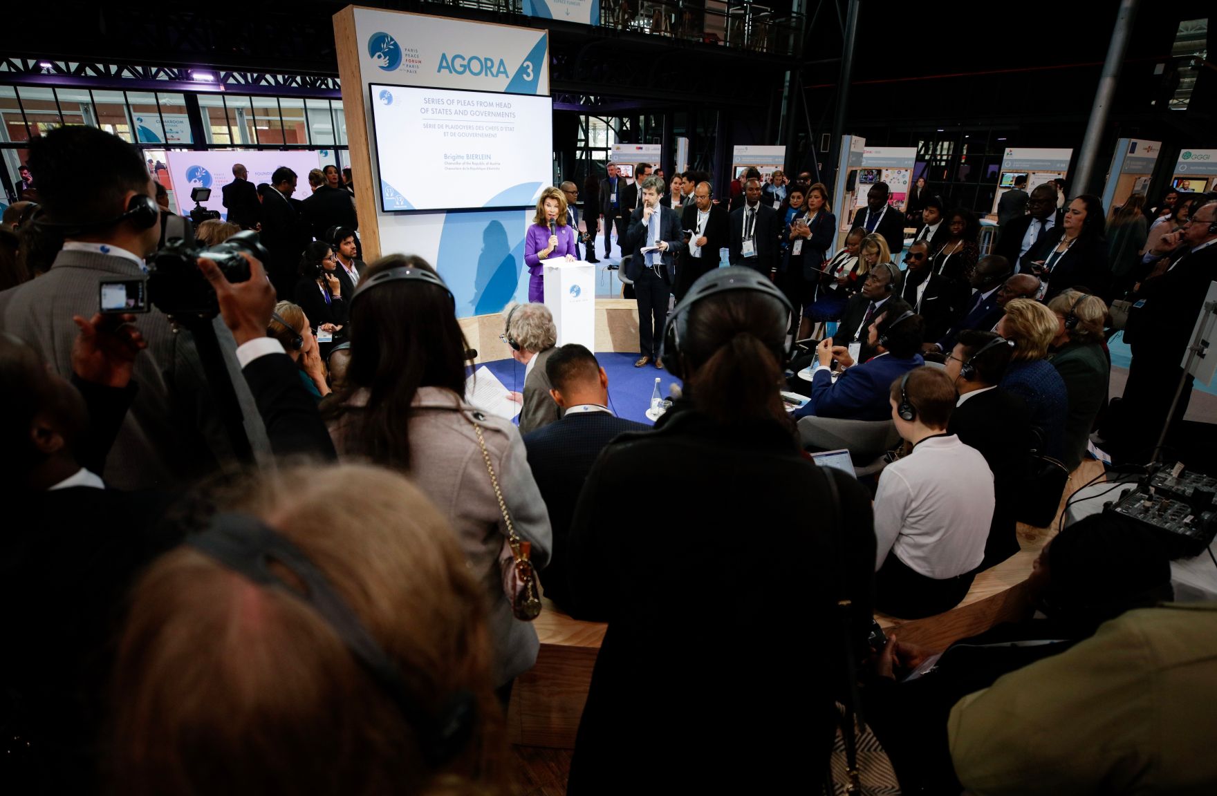 Am 12. November 2019 nahm Bundeskanzlerin Brigitte Bierlein (im Bild) am 2. Pariser Friedenforum teil.