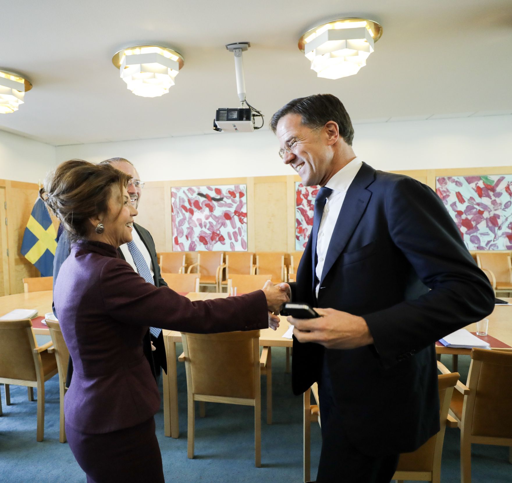Am 11. Dezember 2019 nahm Bundeskanzlerin Brigitte Bierlein (l.) am Europ&auml;ischen Rat der Staats- und Regierungschefs teil. Im Bild beim Treffen zum mehrj&auml;hrige Finanzrahmen mit Stefan L&ouml;fven, Premierminister Schweden, Mark Rutte (r.), Premierministerin Niederlande und Mette Frederiksen, Premierministerin D&auml;nemark.