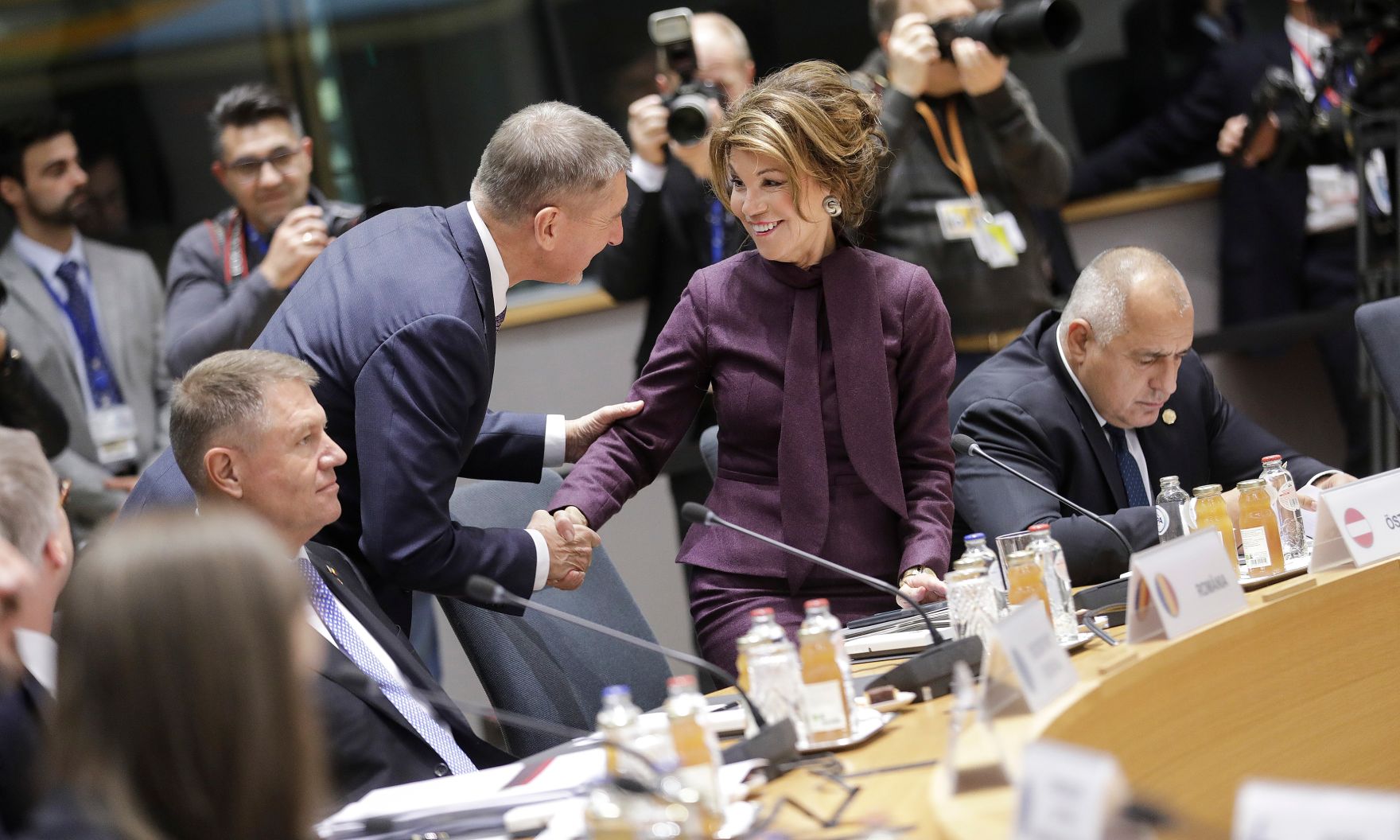 Am 12. Dezember 2019 nahm Bundeskanzlerin Brigitte Bierlein (r.) am Europ&auml;ischen Rat der Staats- und Regierungschefs teil. Im Bild mit dem tschechischen Ministerpr&auml;sidenten Andrej Babi&scaron; (l.).