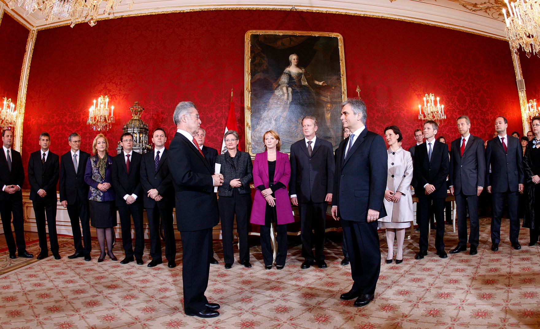 Am 02. Dezember 2008 wurde die neue Bundesregierung mit Werner Faymann (r.) als neuen Bundeskanzler von Bundespr&auml;sident Heinz Fischer (l.) in der Pr&auml;sidentschaftskanzlei angelobt.