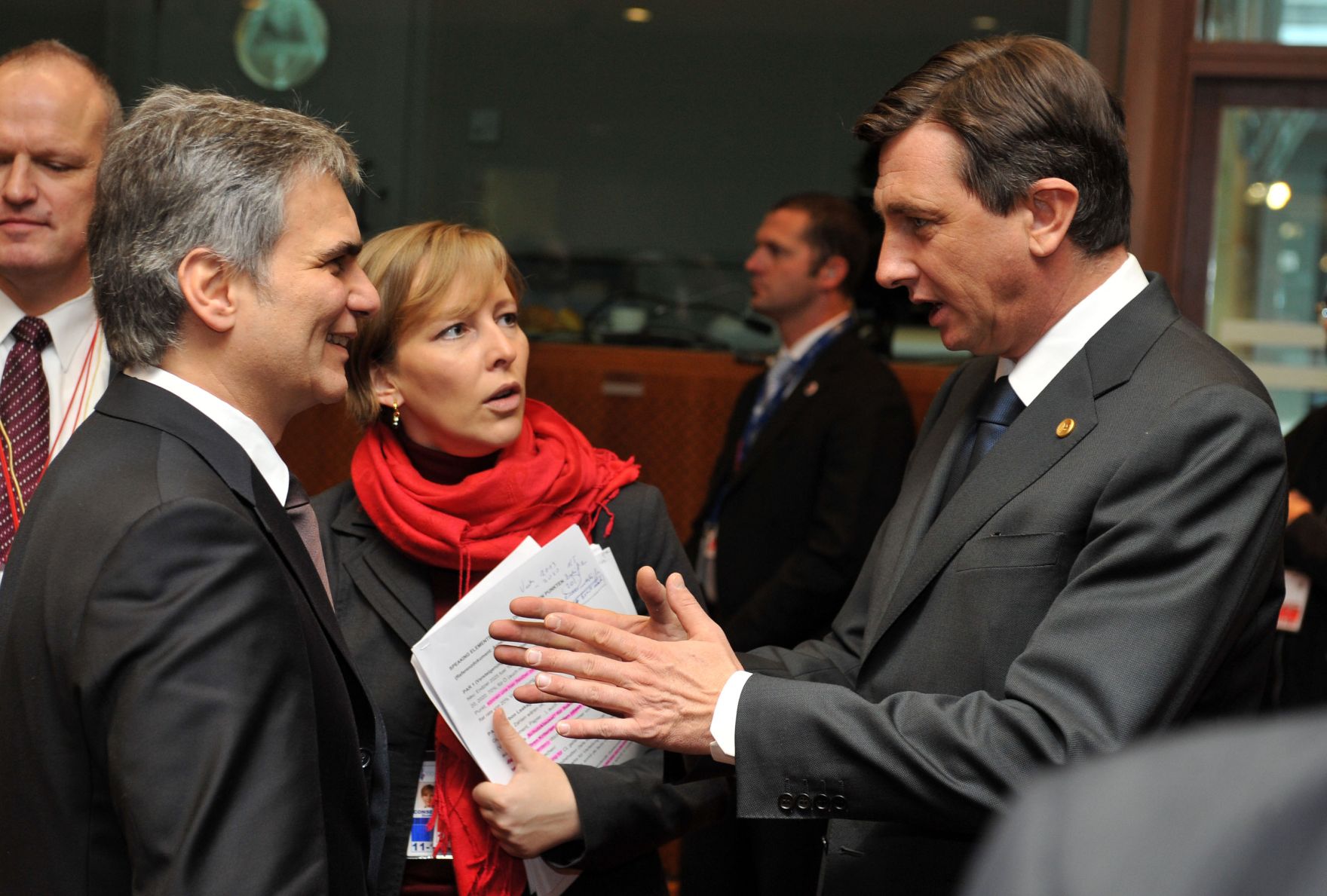 Freitag, den 12. Dezember 2008 endete in Br&uuml;ssel, Belgien die Wintertagung des Europ&auml;ischen Rates der EU-Staats- und Regierungschefs und Au&szlig;enminister. Im Bild &Ouml;sterreichs Bundeskanzler Werner Faymann (L) mit dem slowenischen Premierminister Borut Pahor (R).