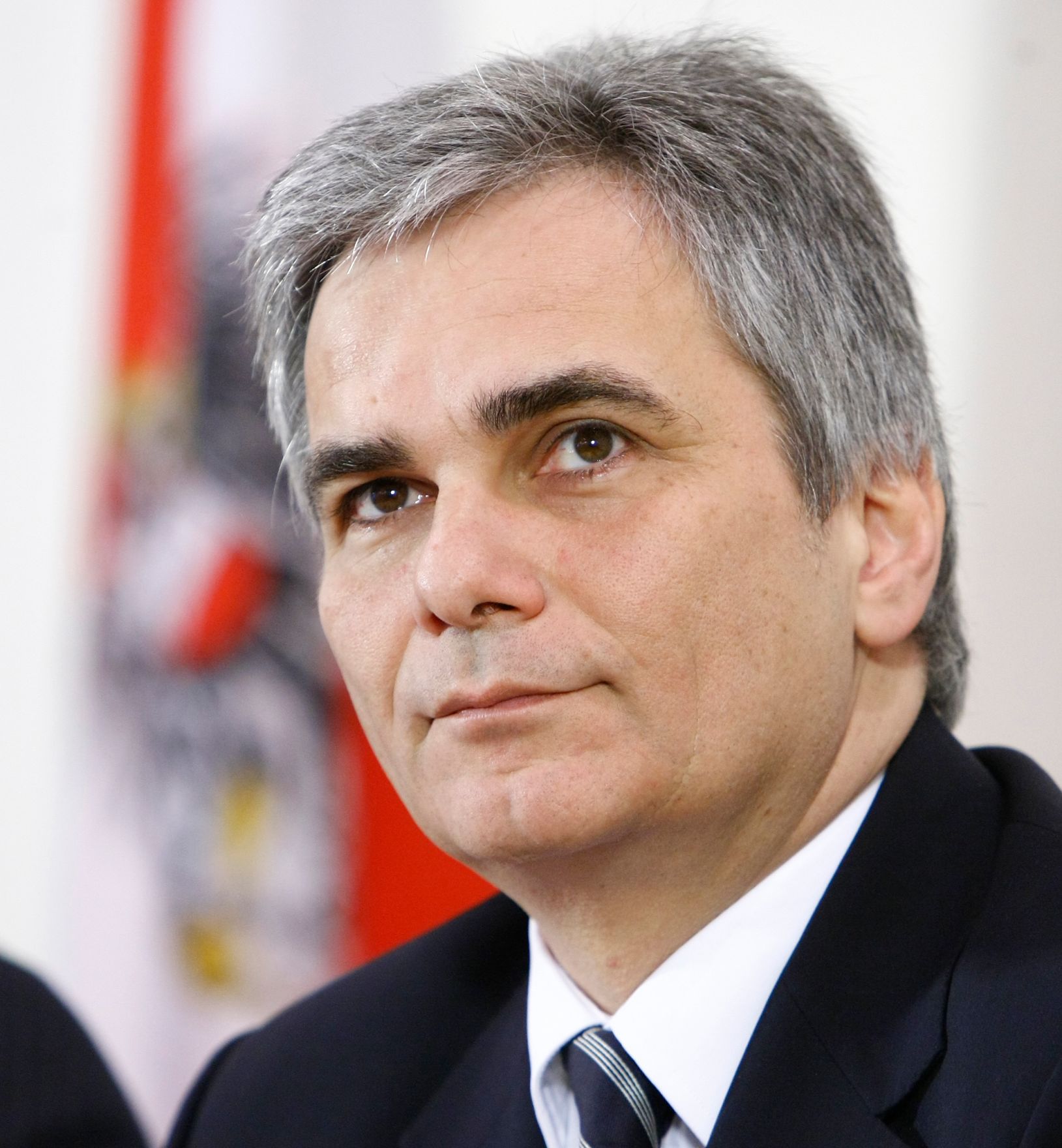 Bundeskanzler Werner Faymann beim Pressefoyer nach dem Ministerrat am 23. Dezember 2008 im Bundeskanzleramt.