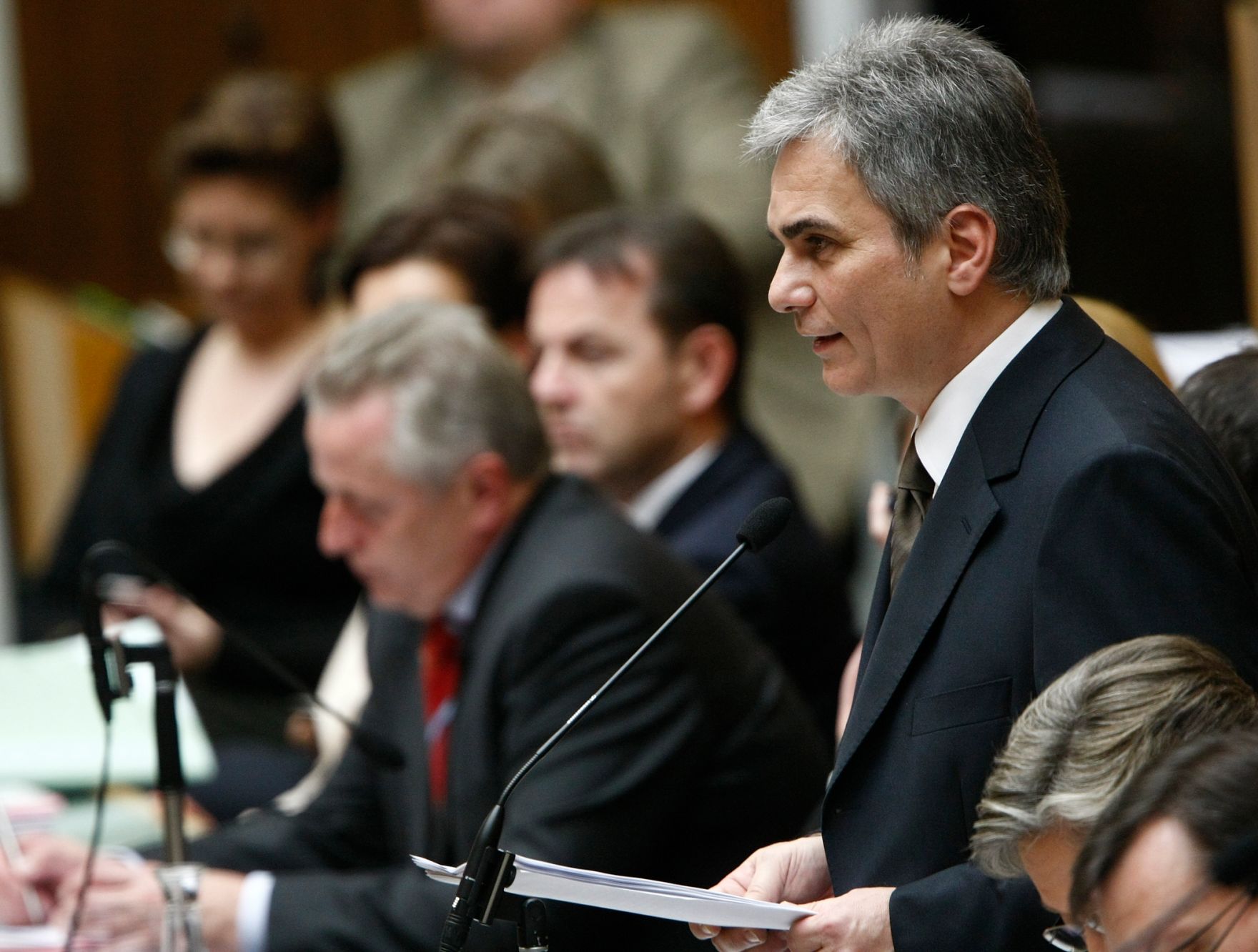 Die erste Regierungserkl&auml;rung der neuen Bundesregierung fand am 03. Dezember 2008 im Parlament statt. Dort gab Werner Faymann seine erste Regierungserkl&auml;rung als neuer Bundeskanzler im Plenum des Nationalrats ab.