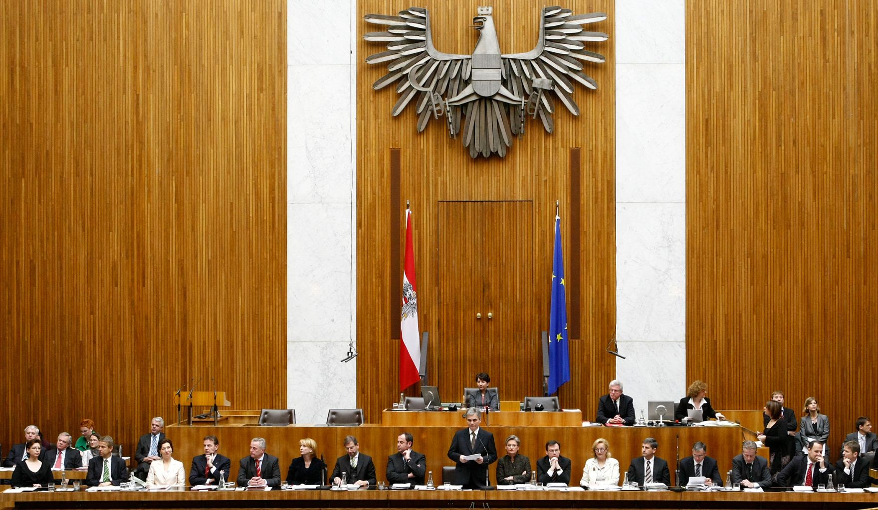 Die erste Regierungserkl&auml;rung der neuen Bundesregierung fand am 03. Dezember 2008 im Parlament statt. Dort gab Werner Faymann seine erste Regierungserkl&auml;rung als neuer Bundeskanzler im Plenum des Nationalrats ab.