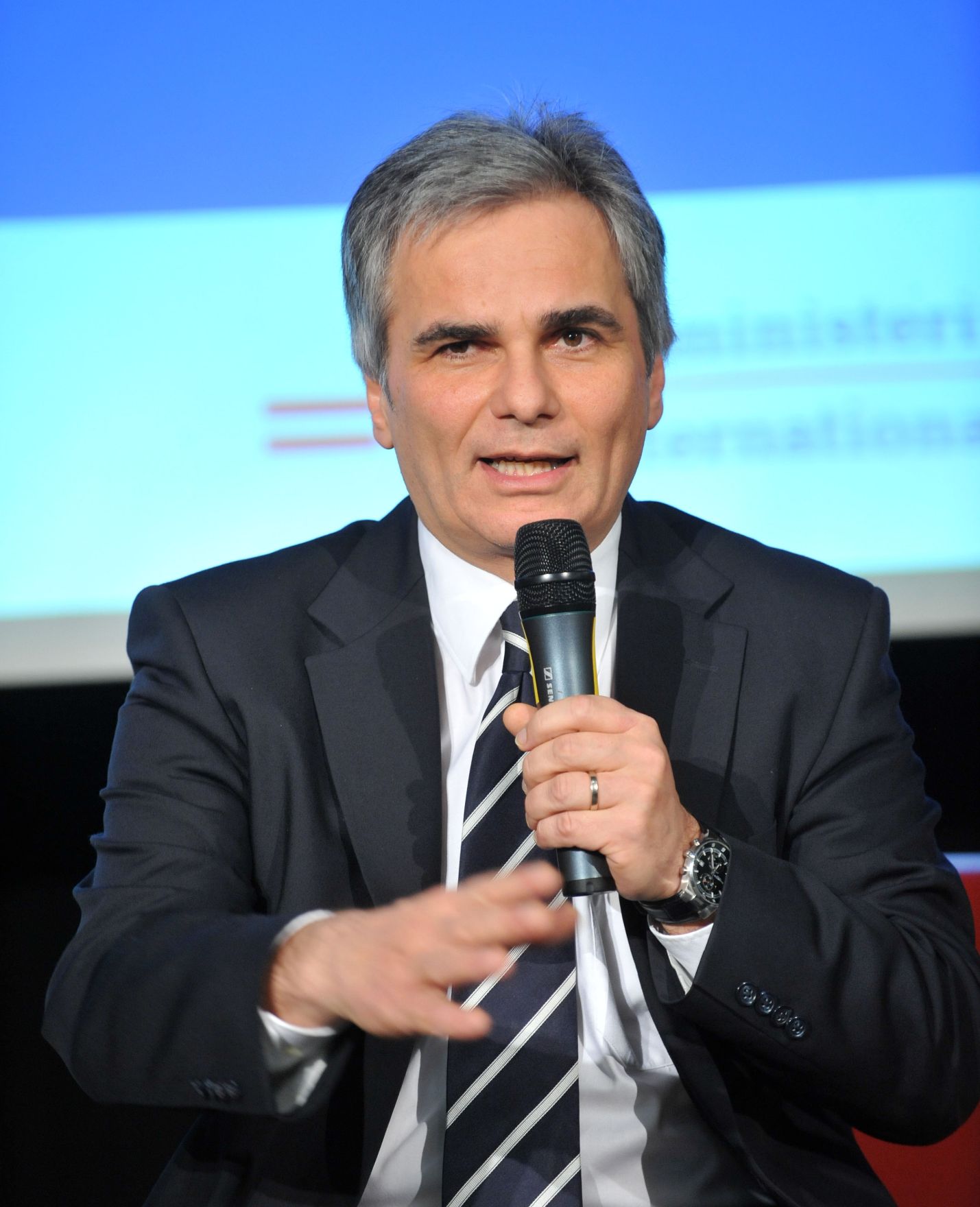 Montag, den 23. November 2009 fand an der Fachhochschule in St. P&ouml;lten, Nieder&ouml;sterreich die Auftaktveranstaltung &quot;'EUROPA-DIALOG&quot; mit Bundeskanzler Werner Faymann statt.