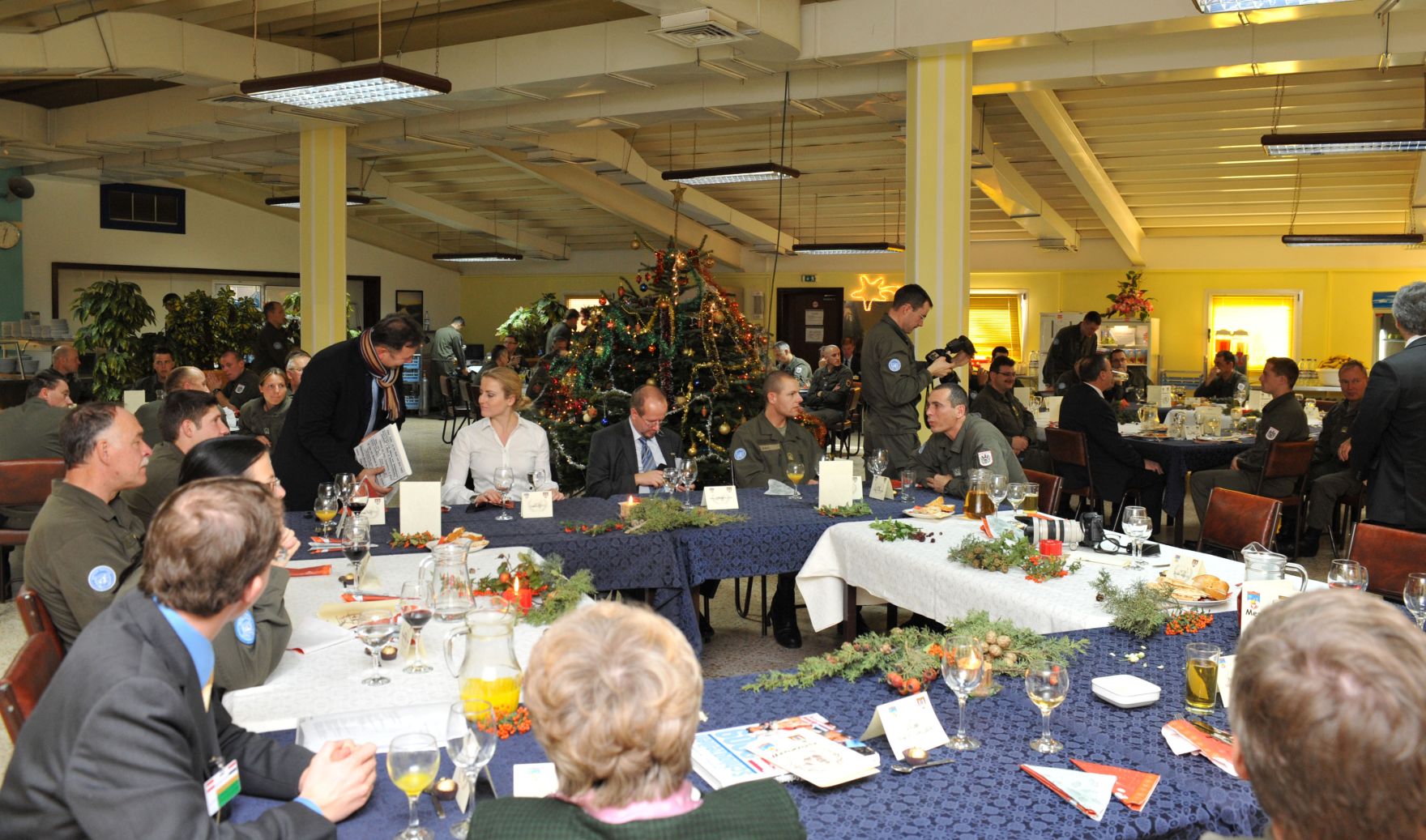 Mittwoch, den 23. Dezember 2009 besuchten &Ouml;sterreichs Bundeskanzler Werner Faymann und Verteidigungsminister Norbert Darabos die &ouml;sterreichischen UNO-Truppen am Golan, Syrien aus Anlass des bevorstehenden Weihnachtsfestes und &uuml;bergaben der Truppe 2 Ergometer als Weihnachtsgeschenk.