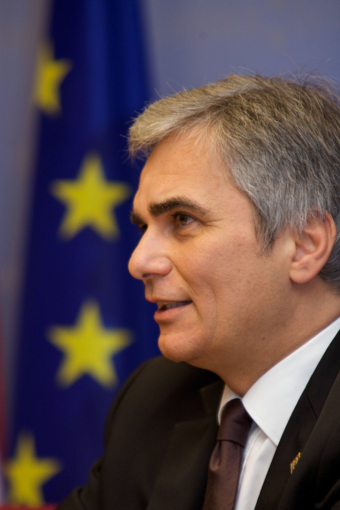 Freitag, den 29. Oktober 2010 fand in Br&uuml;ssel, Belgien die Abschluss-Pressekonferenz des &ouml;sterreichischen Bundeskanzlers Werner Faymann zum 2. Sitzungstag des Europ&auml;ischen Rates der EU-Staats- und Regierungschefs statt.