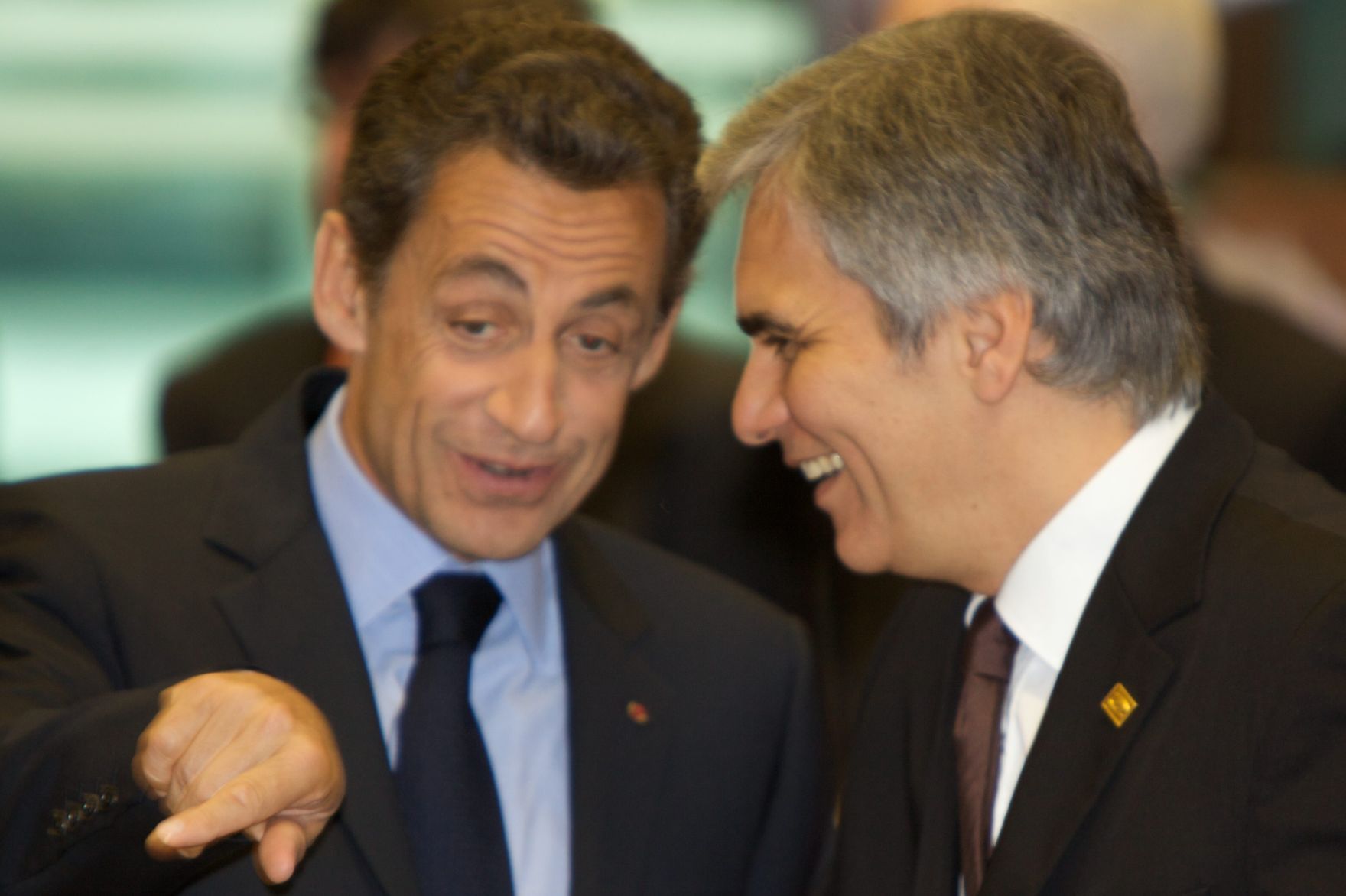 Freitag, den 29. Oktober 2010 fand in Br&uuml;ssel, Belgien die Sitzung des Europ&auml;ischen Rates der EU-Staats- und Regierungschefs statt. Im Bild Bundeskanzler Werner Faymann (R) mit dem franz&ouml;sischen Staatspr&auml;sidenten Nicolas Sarkozy (L).