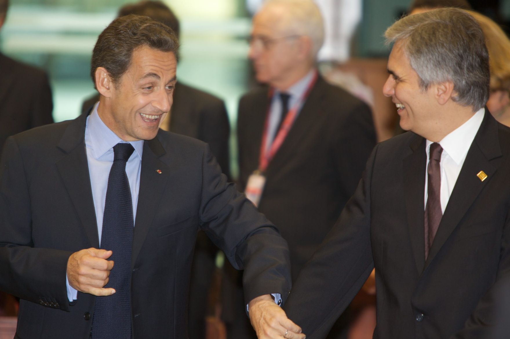 Freitag, den 29. Oktober 2010 fand in Br&uuml;ssel, Belgien die Sitzung des Europ&auml;ischen Rates der EU-Staats- und Regierungschefs statt. Im Bild Bundeskanzler Werner Faymann (R) mit dem franz&ouml;sischen Staatspr&auml;sidenten Nicolas Sarkozy (L).
