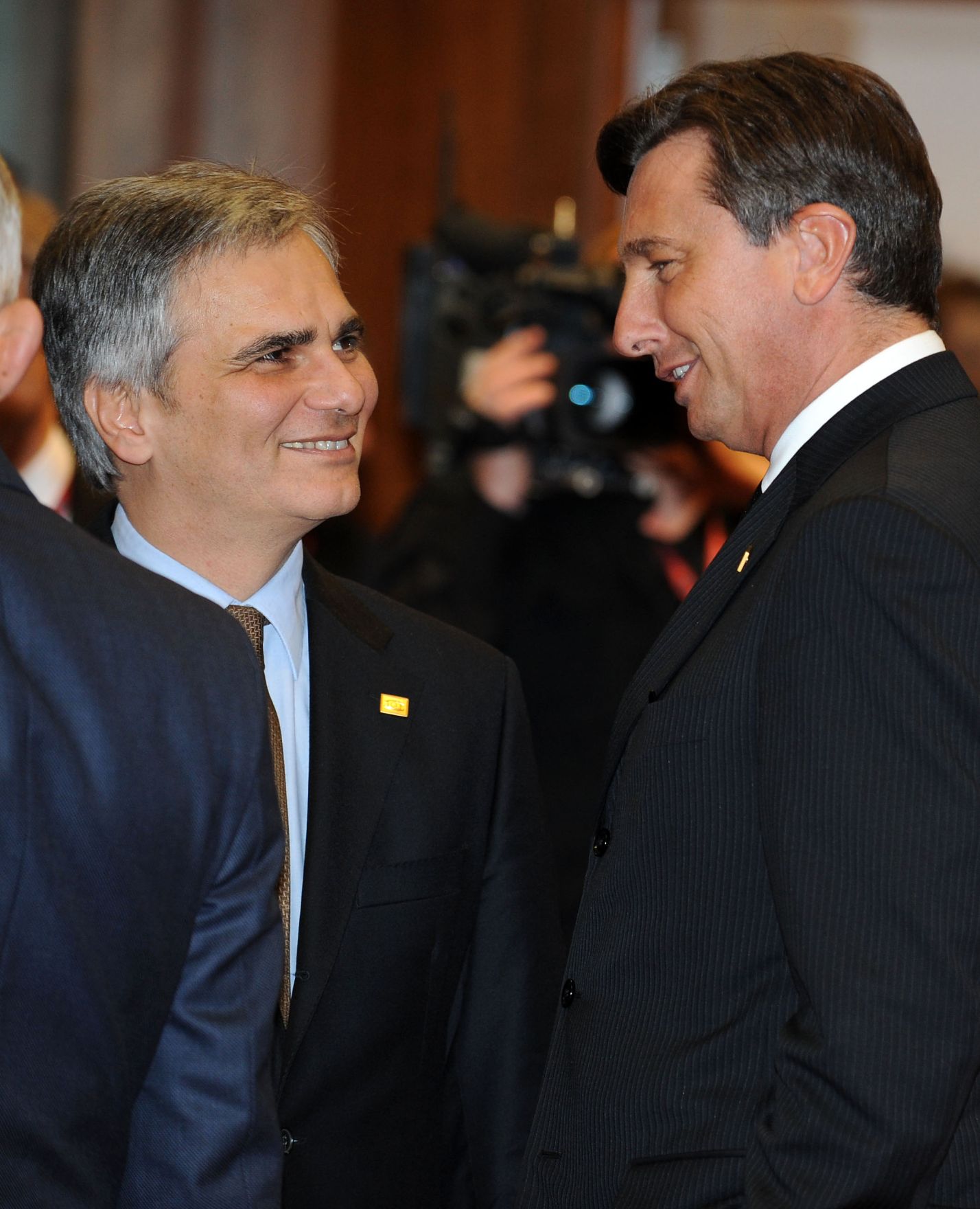 Donnerstag, den 16. Dezember 2010 fand in Br&uuml;ssel, Belgien die Sitzung des Europ&auml;ischen Rates der EU-Staats- und Regierungschefs statt. Im Bild Bundeskanzler Werner Faymann (L) mit Sloweniens Premierminister Borut Pahor (R).