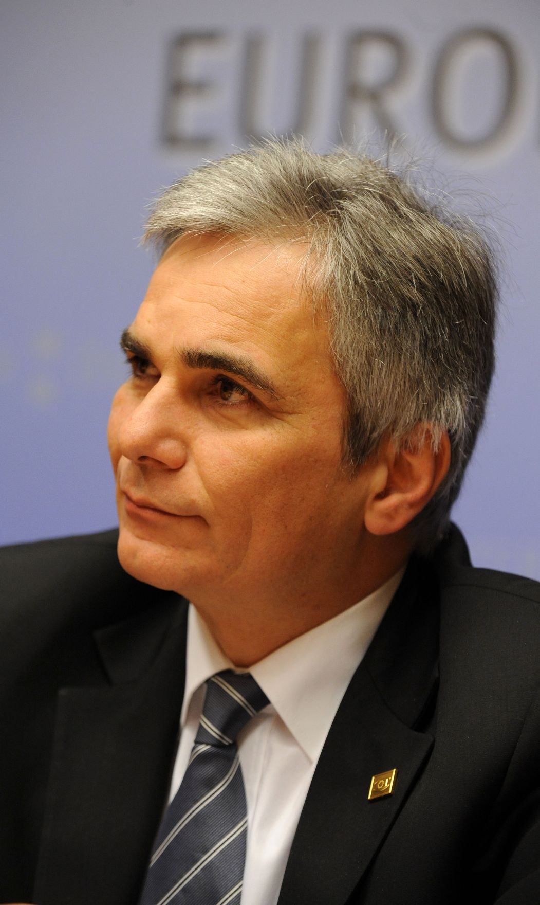 Freitag, den 17. Dezember 2010 fand in Br&uuml;ssel, Belgien die Sitzung des Europ&auml;ischen Rates der EU-Staats- und Regierungschefs statt. Im Bild Bundeskanzler Werner Faymann bei der Pressekonferenz.