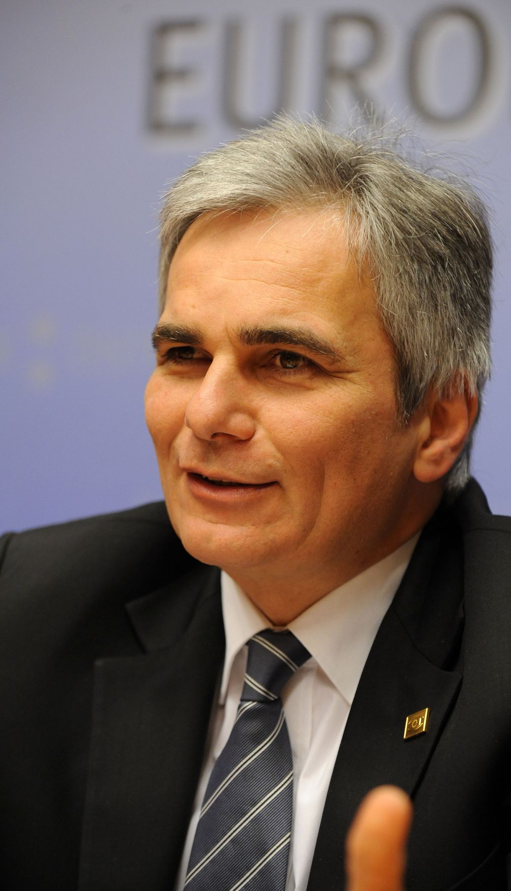 Freitag, den 17. Dezember 2010 fand in Br&uuml;ssel, Belgien die Sitzung des Europ&auml;ischen Rates der EU-Staats- und Regierungschefs statt. Im Bild Bundeskanzler Werner Faymann bei der Pressekonferenz.