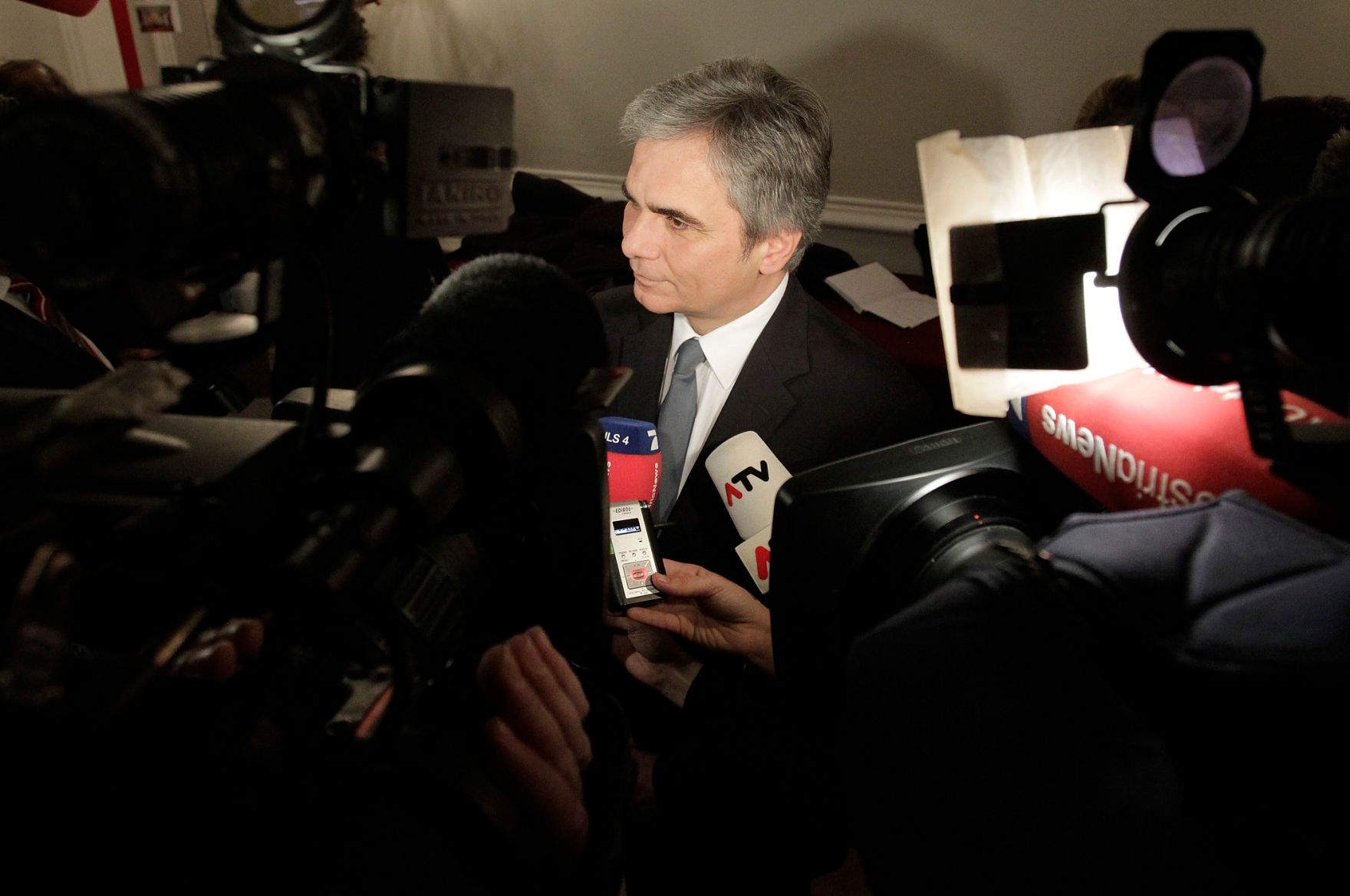 Am 22. November 2010 lud Bundeskanzler Werner Faymann Vertreterinnen und Vertreter der Universit&auml;ten und der Studierenden zu Gespr&auml;chen ein.