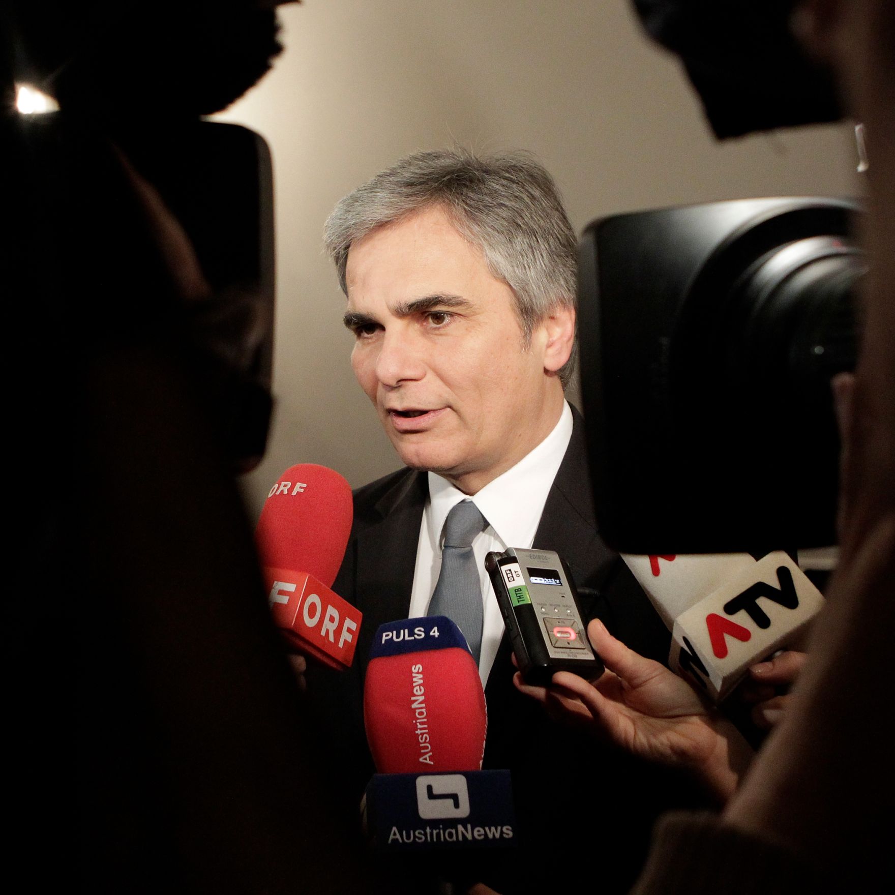 Am 22. November 2010 lud Bundeskanzler Werner Faymann Vertreterinnen und Vertreter der Universit&auml;ten und der Studierenden zu Gespr&auml;chen ein.