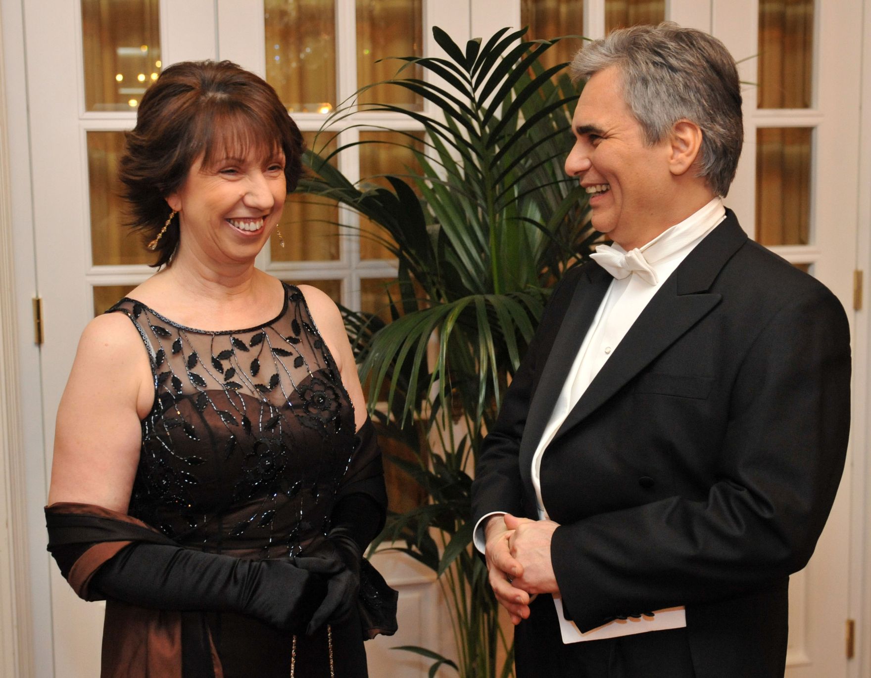 Donnerstag, den 11. Februar 2010 nahmen Bundeskanzler Werner Faymann (R) und sein Ehrengast, die Hohe Repr&auml;sentantin der EU, Catherine Ashton am Wiener Opernball teil.