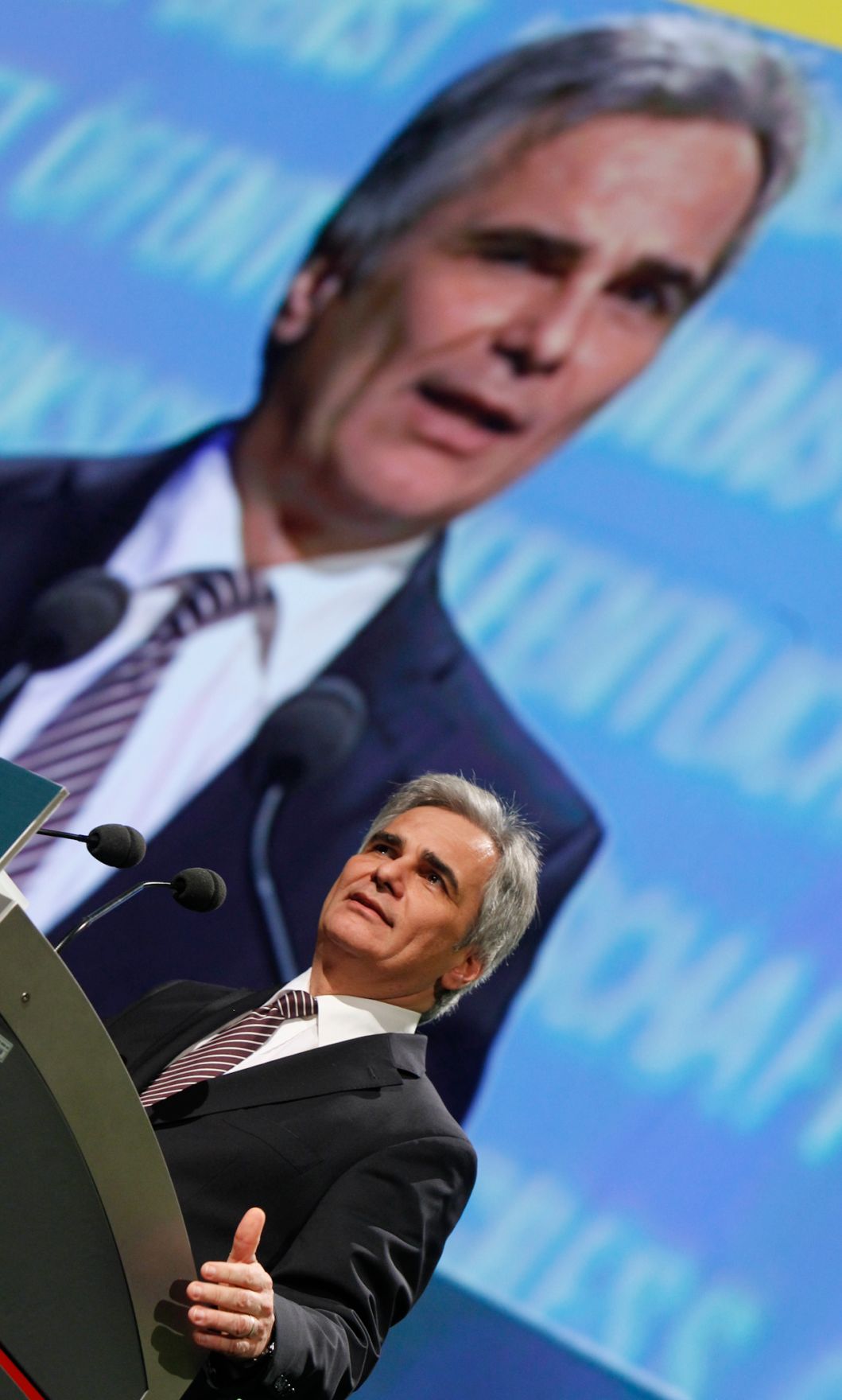 Am 8. November 2011 nahm Bundeskanzler Werner Faymann an der feierlichen Er&ouml;ffnung des Bundeskongresses der Gewerkschaft &ouml;ffentlicher Dienst im Wiener Austria Center teil.