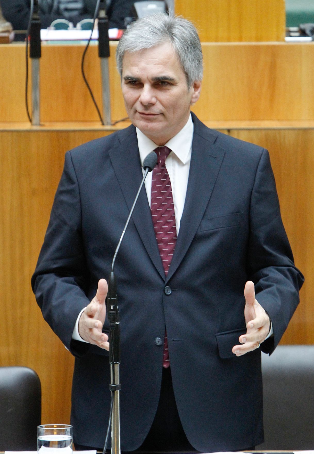 Am 28. Oktober 2011 hielt Bundeskanzler Werner Faymann eine Rede bei der Sondersitzung des Nationalrates im Parlament.