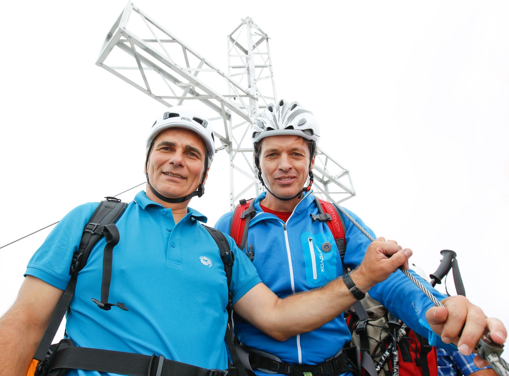 Am 18. August 2011 unternahm der Bundeskanzler eine Wanderung am Dachstein. Im Bild Bundeskanzler Werner Faymann (l.) mit Bergf&uuml;hrer Herbert Raffalt (r.).