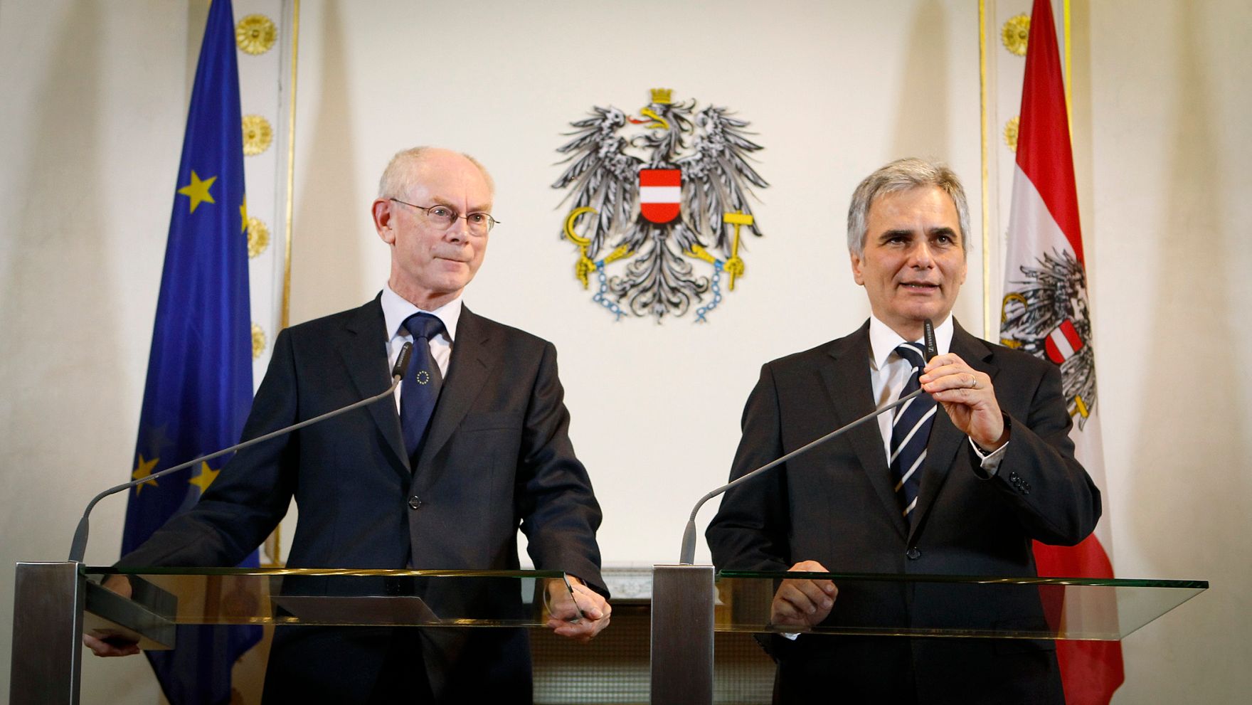Am 16. November 2012 empfing der Bundeskanzler den EU-Ratspr&auml;sidenten zu einem Arbeitsgespr&auml;ch im Bundeskanzleramt. Im Anschluss gab Bundeskanzler Werner Faymann (r.) gemeinsam mit dem Pr&auml;sidenten des Europ&auml;ischen Rates Herman Van Rompuy (l.) eine Pressekonferenz.