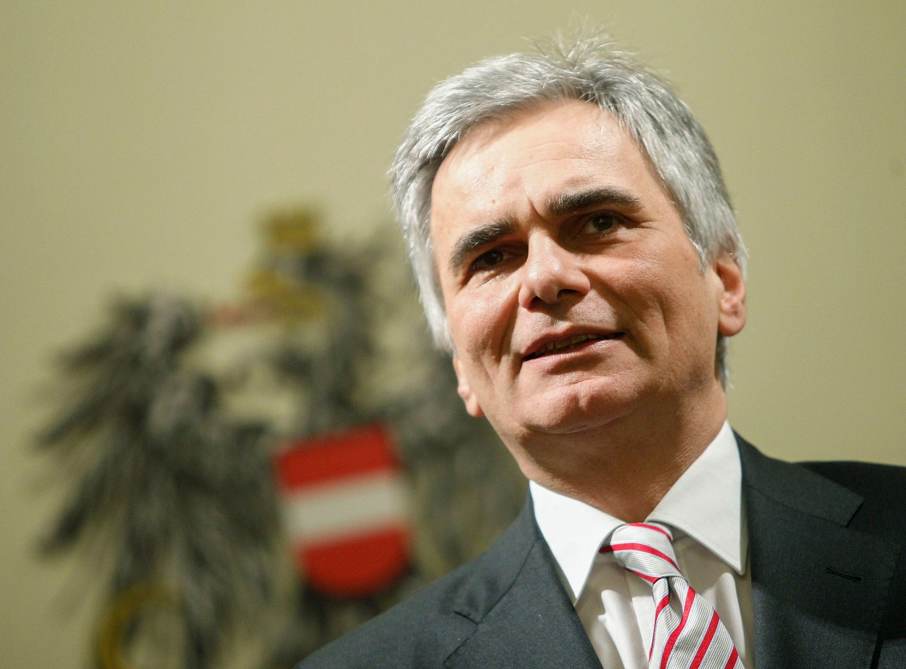 Am 3. Dezember 2012 fanden im Bundeskanzleramt Gespr&auml;che zwischen Vertretern der &ouml;sterreichischen Bundesregierung und des Seniorenrates zu den Pensionsanpassungen statt. Im Bild Bundeskanzler Werner Faymann bei dem anschlie&szlig;enden Pressestatement.