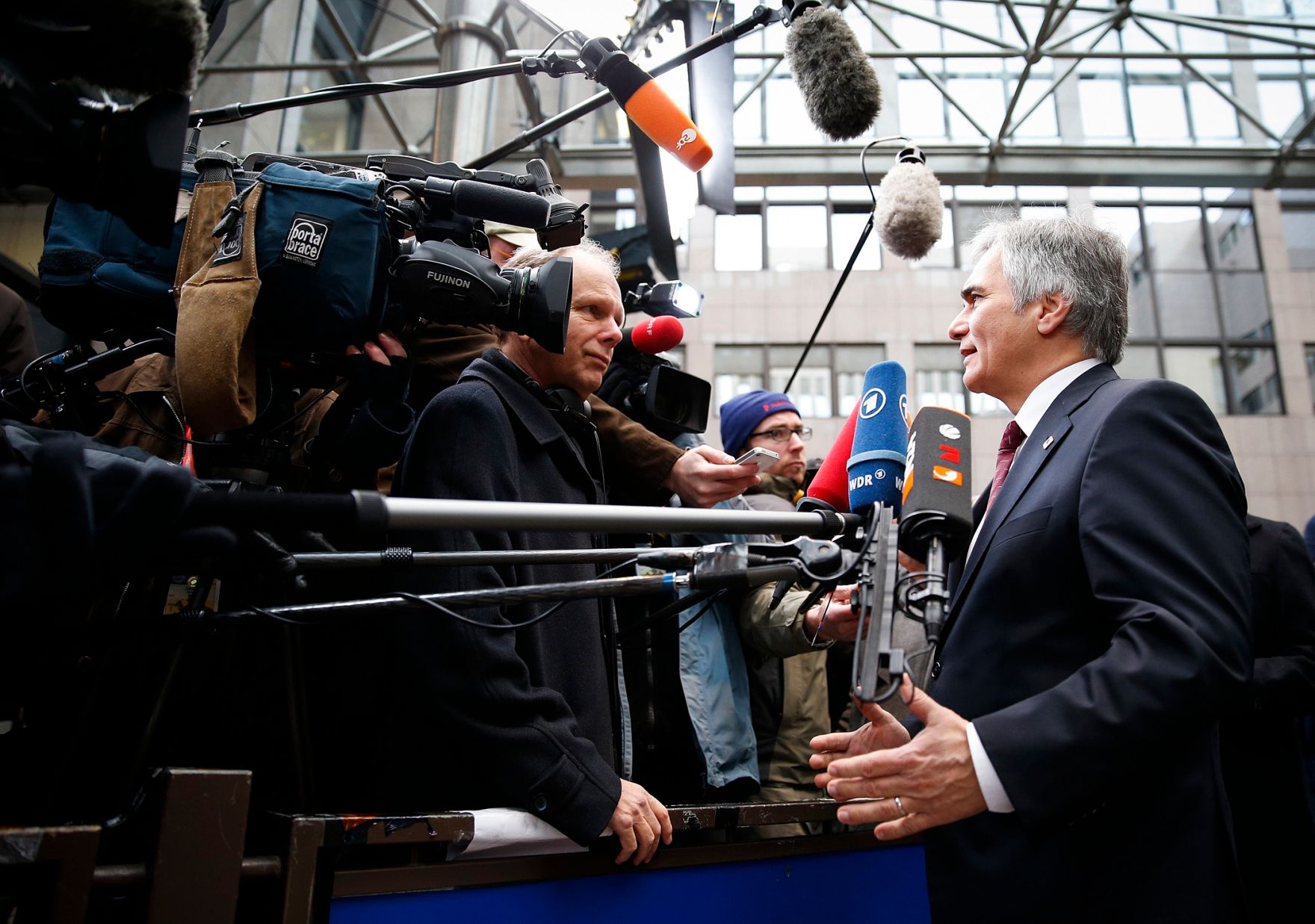 Am 14. Dezember 2012 endete in Br&uuml;ssel der zweit&auml;gige Europ&auml;ische Rat der EU-Staats- und Regierungschefs. Im Bild Bundeskanzler Werner Faymann bei Pressestatements.