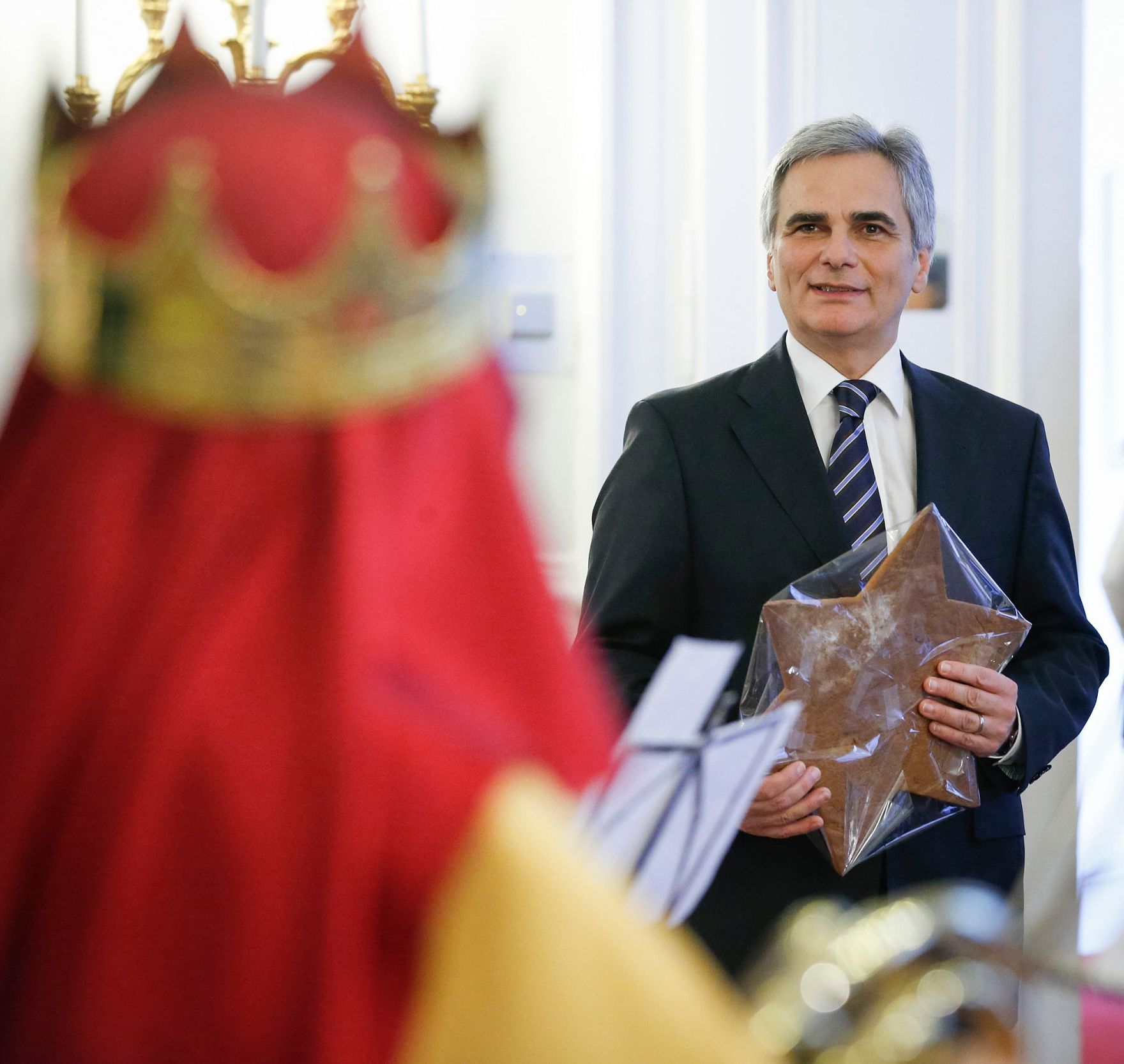 Am 28. Dezember 2012 empfing Bundeskanzler Werner Faymann Sternsinger im Bundeskanzleramt.